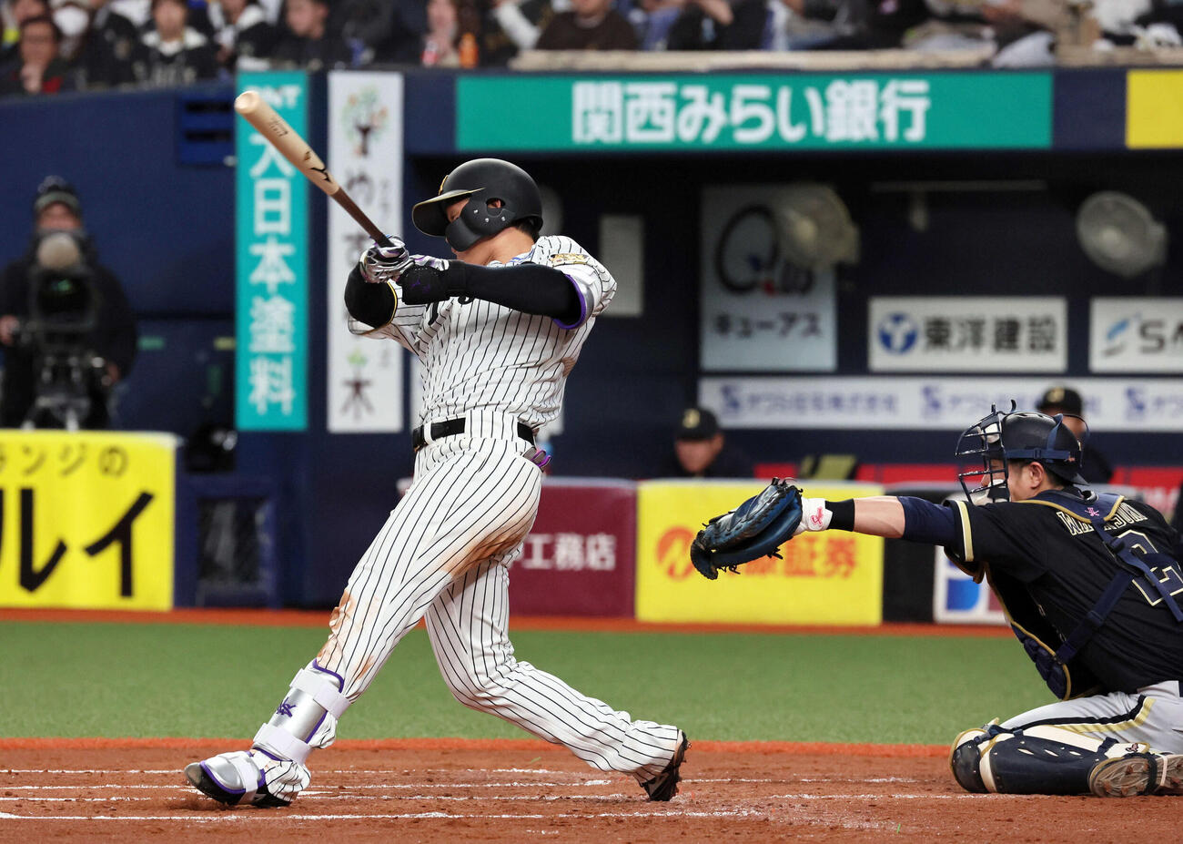 阪神対オリックス　3回表阪神1死三塁、森下は二塁ゴロの間に先制点を奪う（撮影・宮崎幸一）