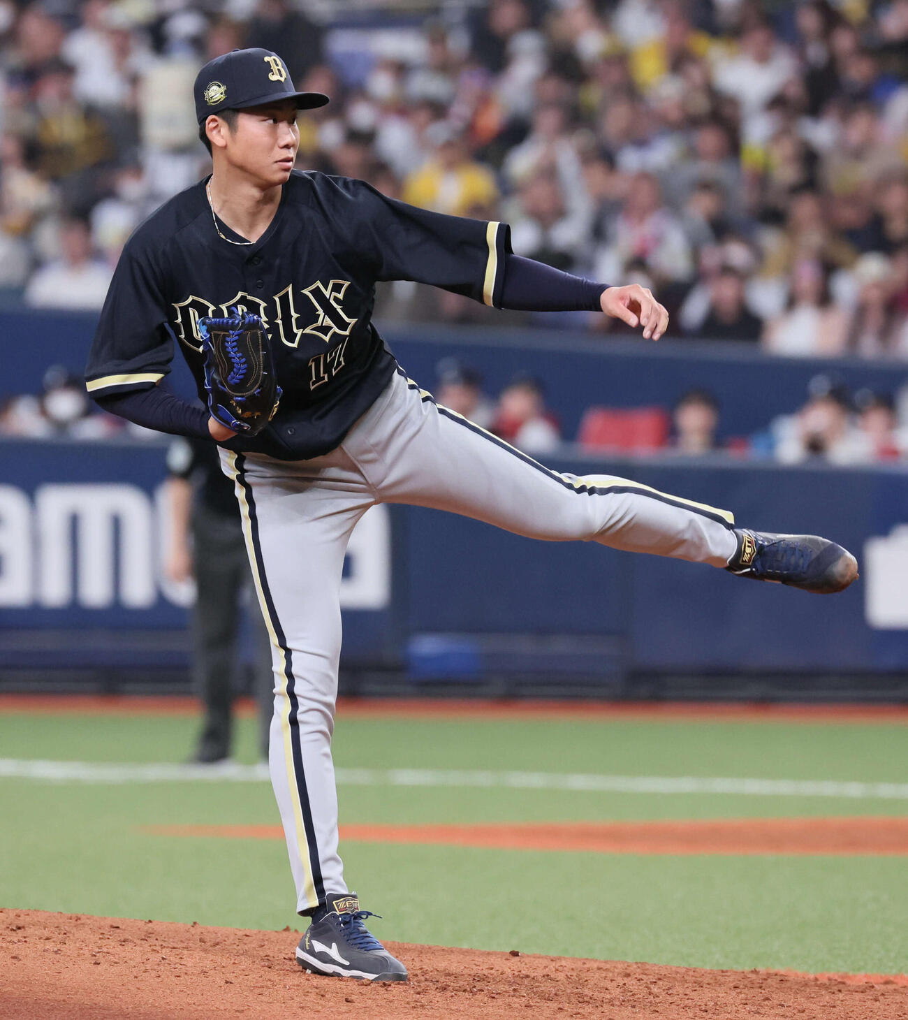 阪神対オリックス　オリックス2番手の曽谷（撮影・宮崎幸一）