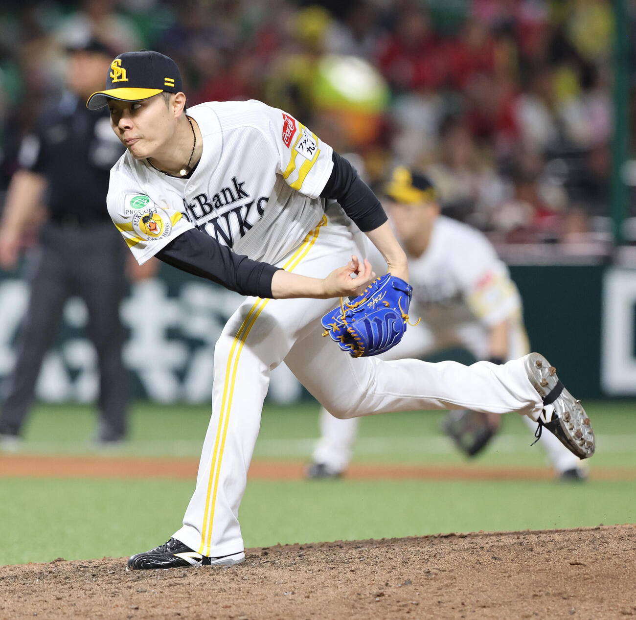 ソフトバンク対広島　8回に登板したソフトバンク松本裕（撮影・梅根麻紀）