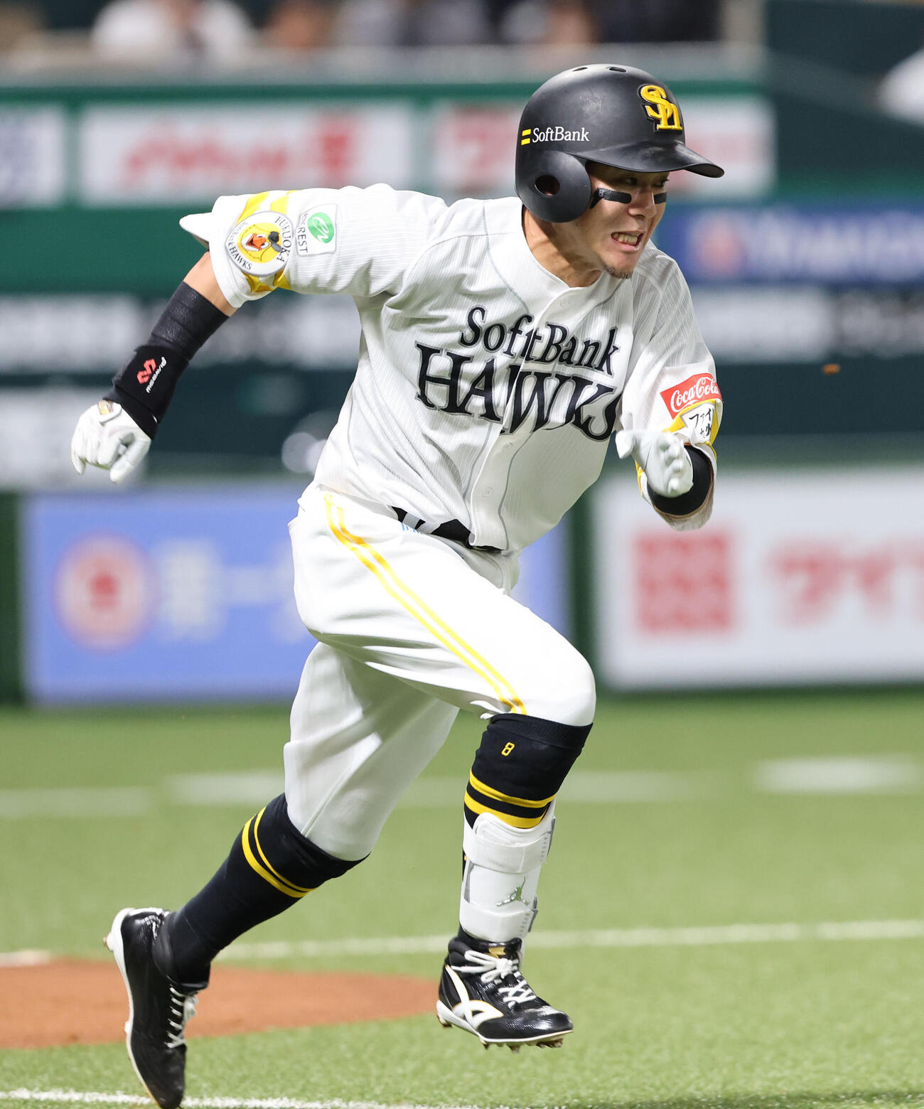ソフトバンク対広島　4回裏ソフトバンク1死、牧原大は二内野安打を放つ（撮影・梅根麻紀）