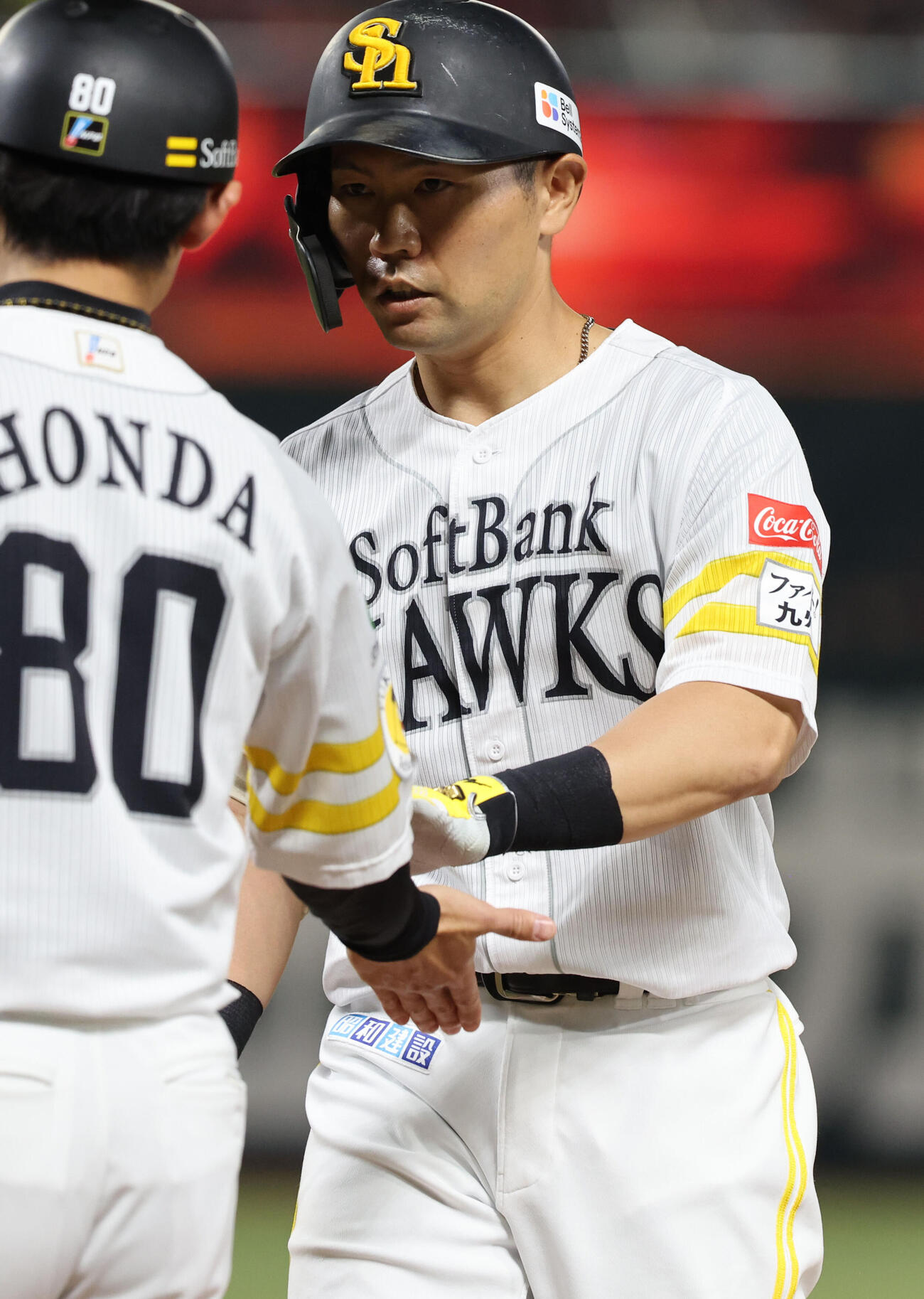 ソフトバンク対広島　8回裏ソフトバンク2死、中村晃は中前安打を放つ（撮影・梅根麻紀）