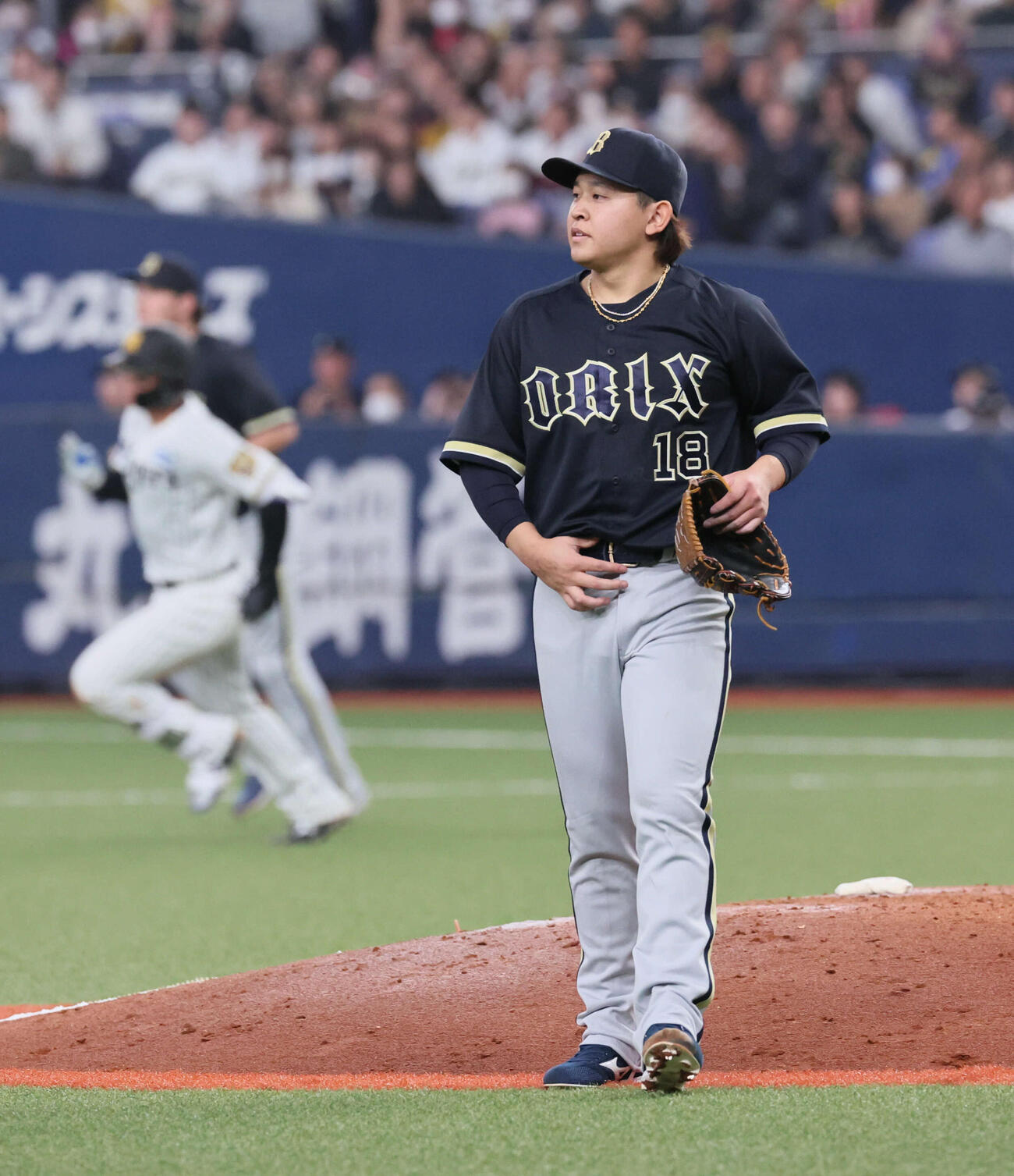 阪神対オリックス　6回裏阪神無死、宮城は森下に左翼へ二塁打を浴びる（撮影・宮崎幸一）