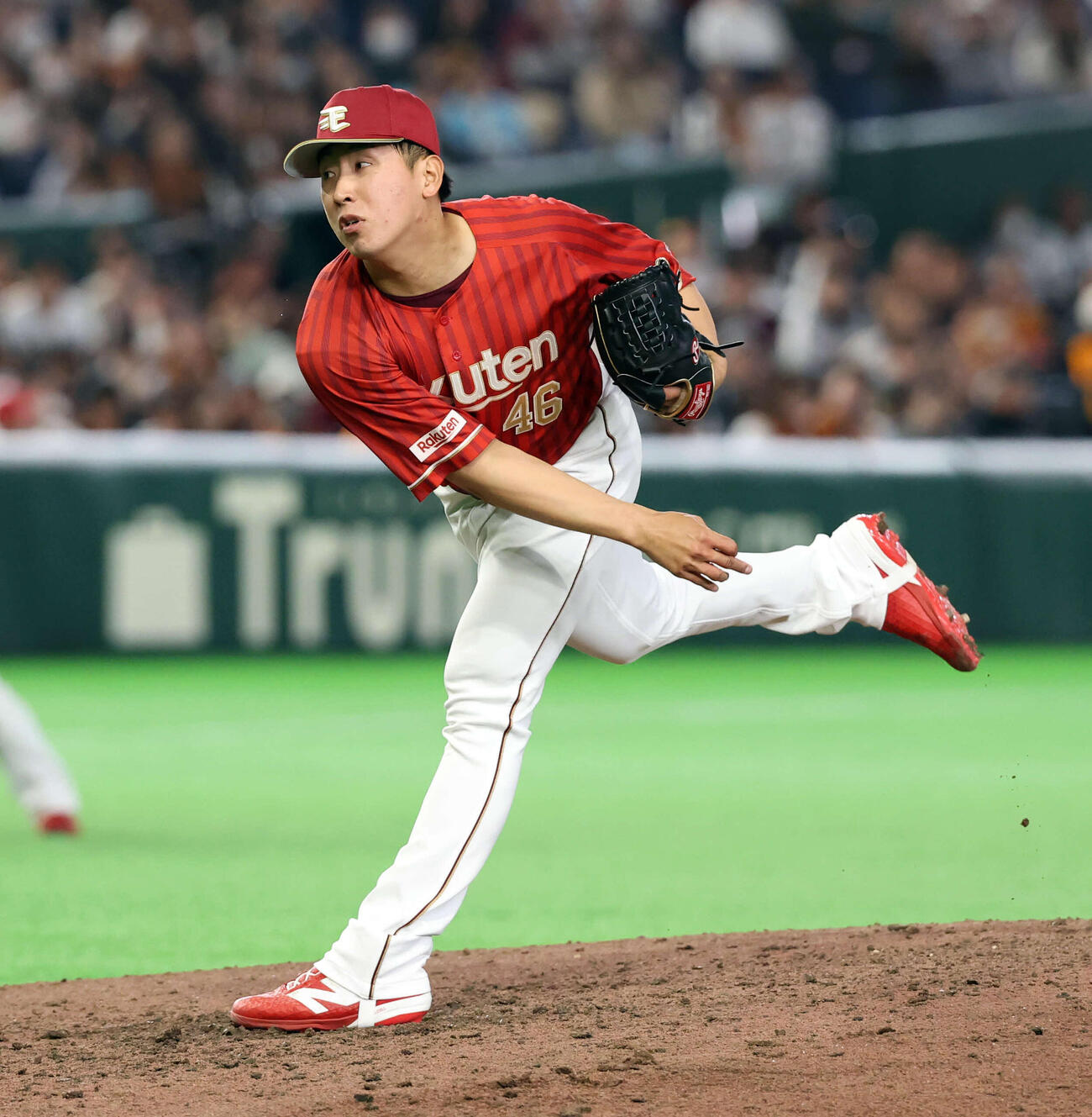 巨人対楽天　8回裏巨人の攻撃を抑えた藤平（撮影・浅見桂子）
