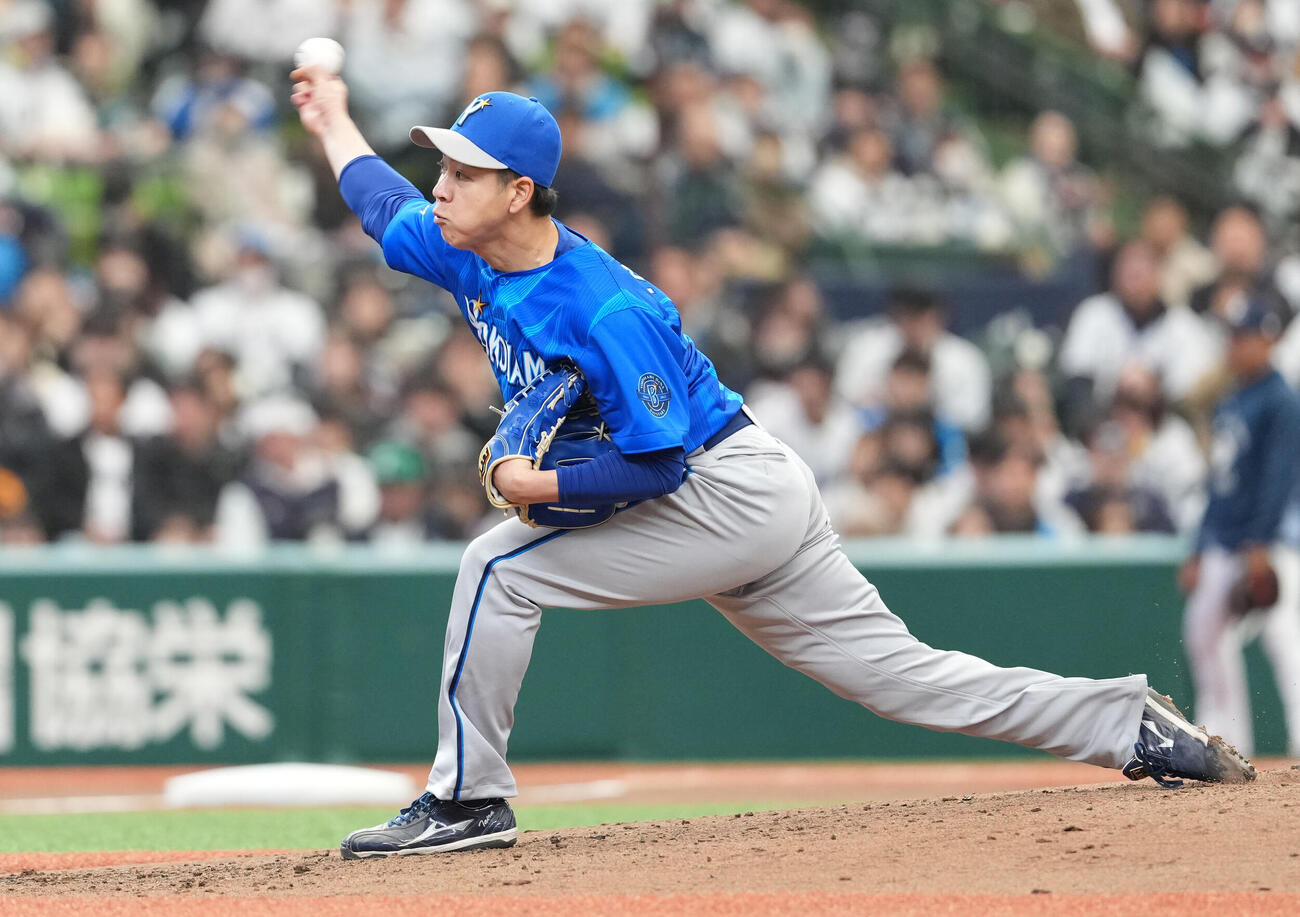 西武対DeNA　先発し力投するDeNA平良（撮影・鈴木みどり）