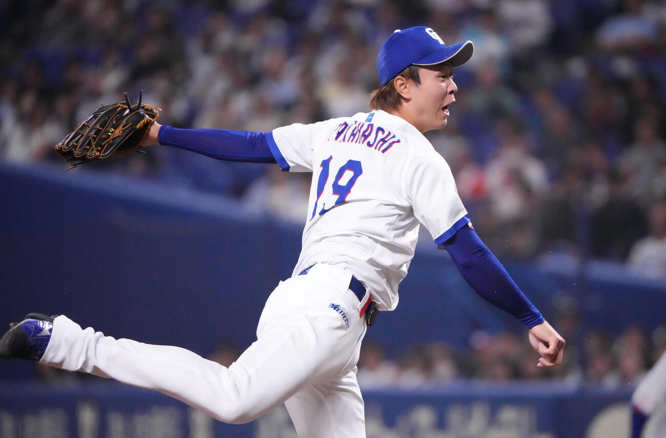 中日対ロッテ　6回表、中日2番手で登板する高橋宏（撮影・森本幸一）