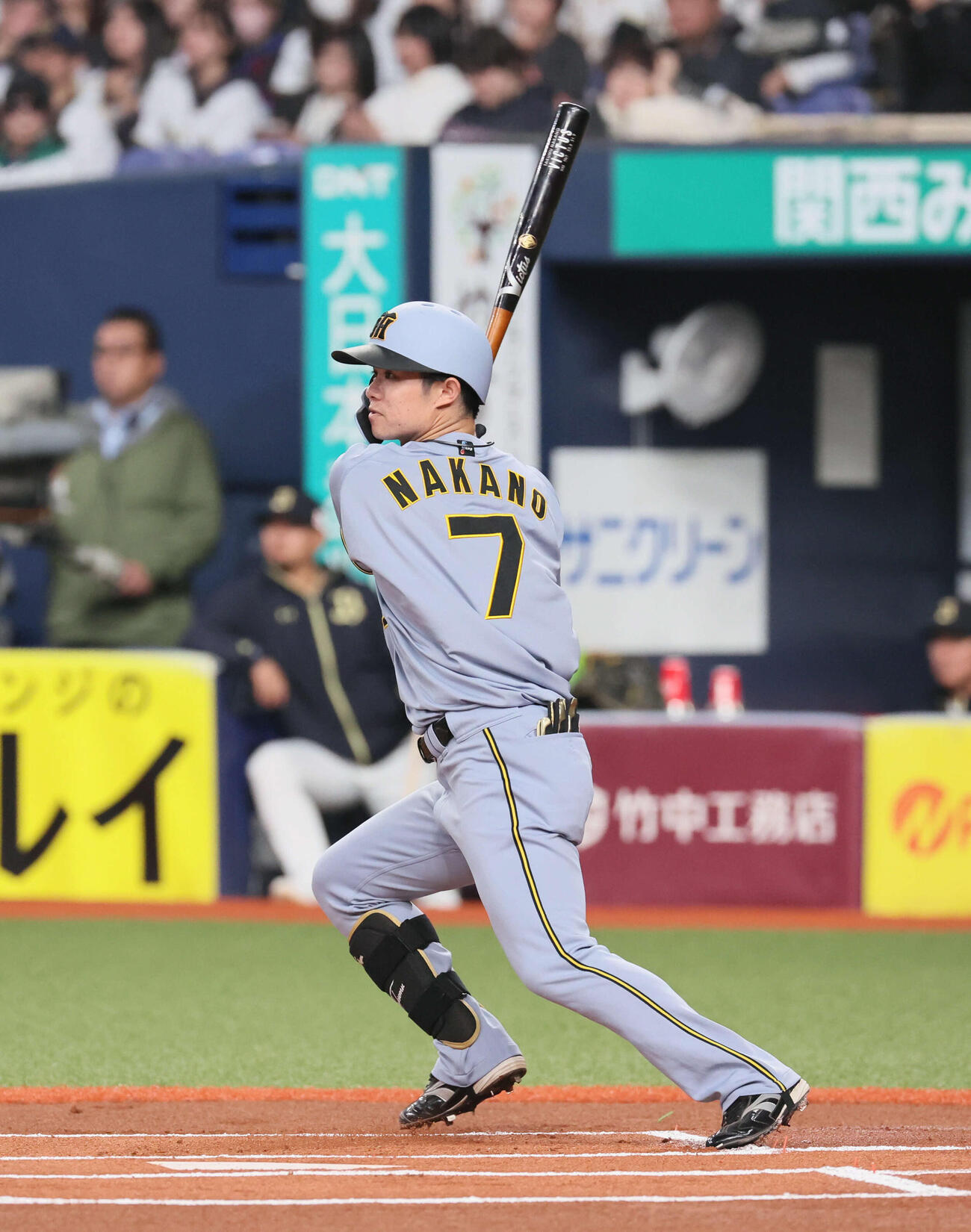 オリックス対阪神　1回表阪神1死、中野は中越え三塁打を放つ（撮影・宮崎幸一）