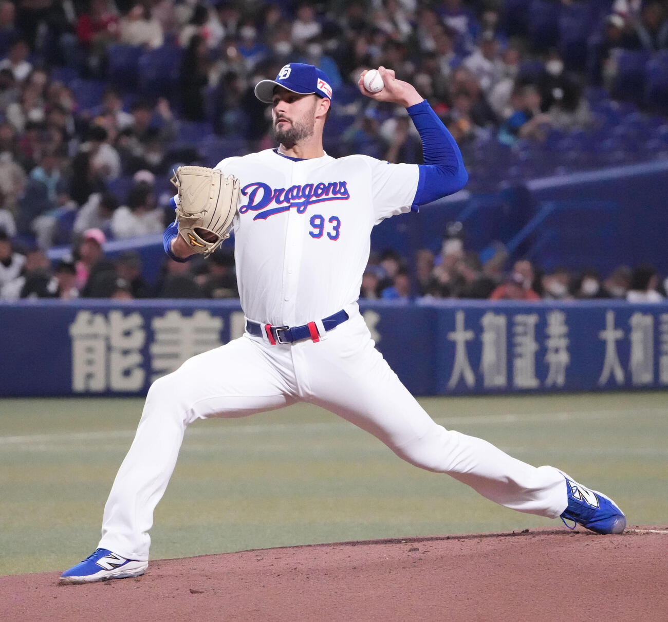 中日対ロッテ　1回表、登板する中日先発のマラー（撮影・森本幸一）