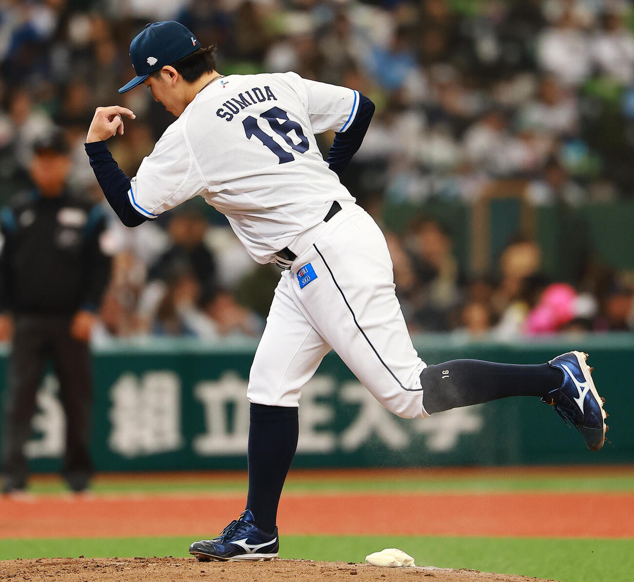 西武対DeNA　フォームを確認する西武先発の隅田（撮影・野上伸悟）