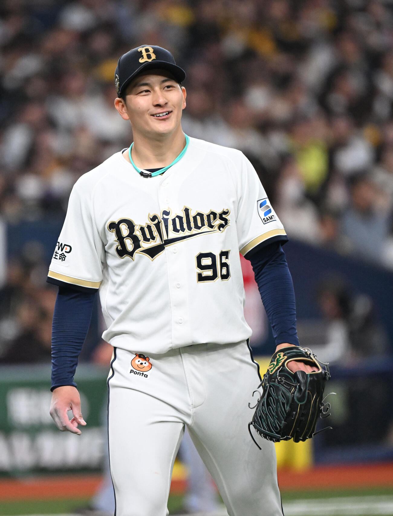 オリックス対阪神　5回表阪神2死一、二塁、ピンチをしのぎ笑顔を見せる高島（撮影・和賀正仁）