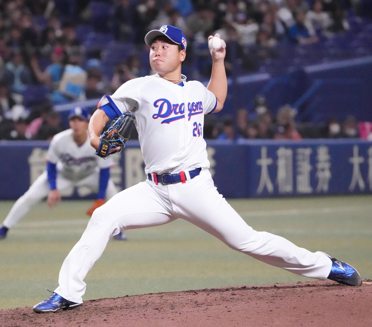 中日対ロッテ　6回表、中日2番手で登板する牧野（撮影・森本幸一）