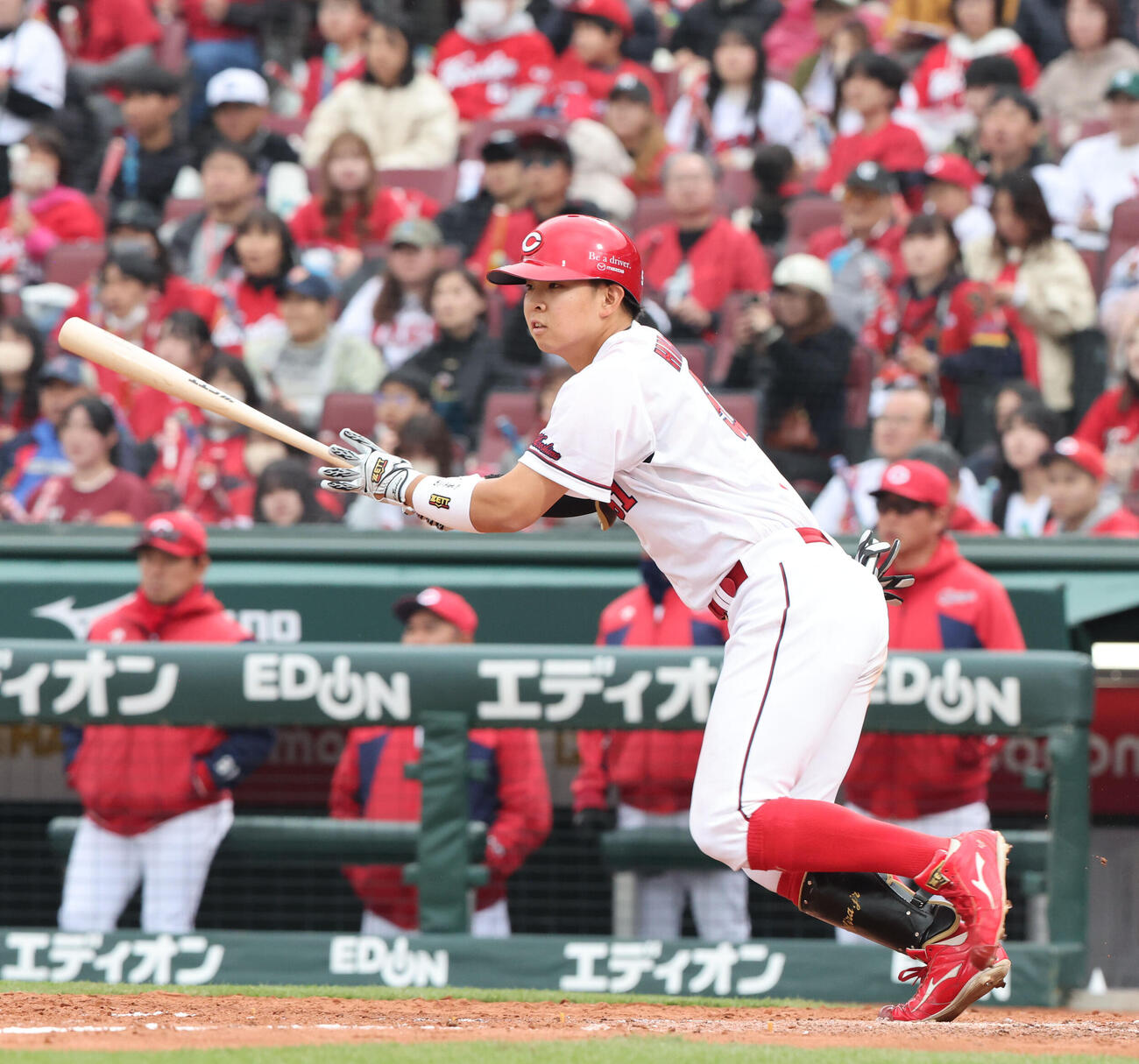広島対ソフトバンク　4回表広島2死一、二塁、平川は左前に勝ち越し適時打を放つ（撮影・梅根麻紀）