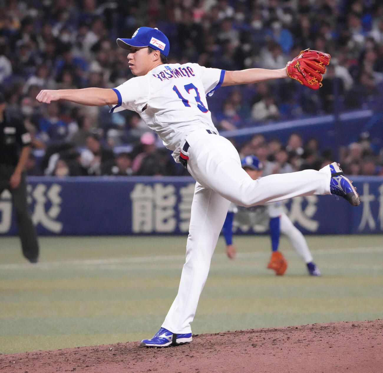 中日対ロッテ　7回表、中日3番手で登板する橋本（撮影・森本幸一）