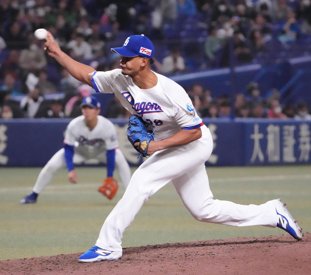 中日対ロッテ　9回表、中日5番手で登板するアブレウ（撮影・森本幸一）