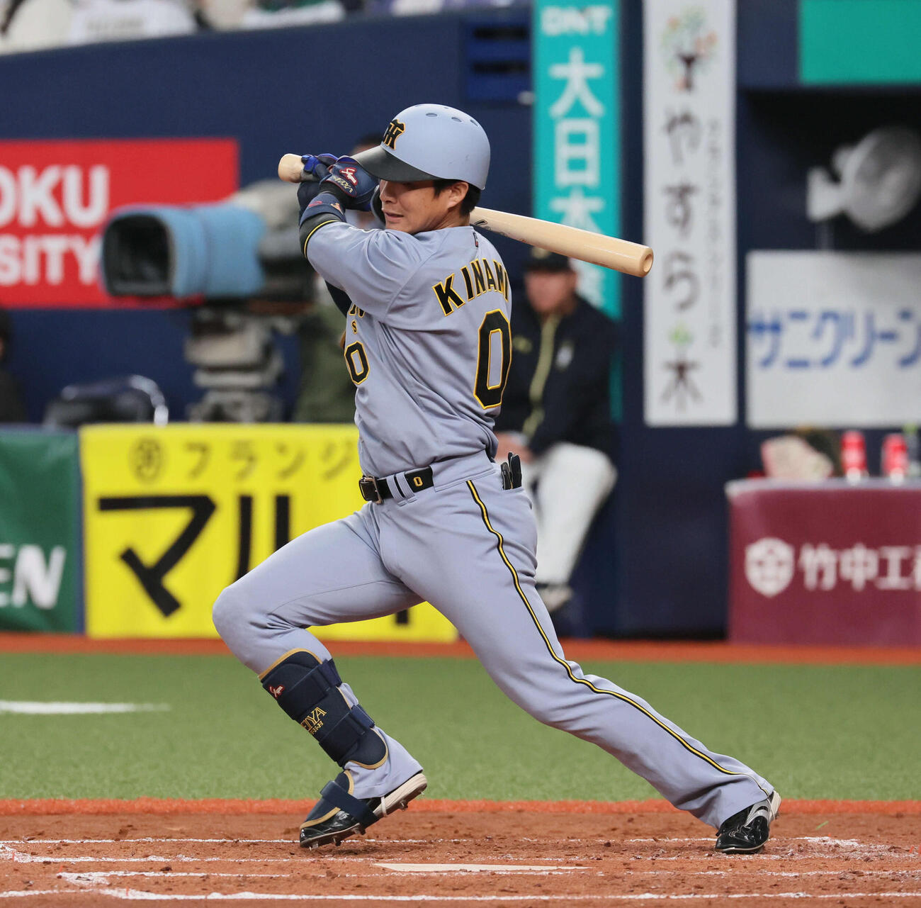 オリックス対阪神　5回表阪神無死、木浪は中前打を放つ（撮影・宮崎幸一）