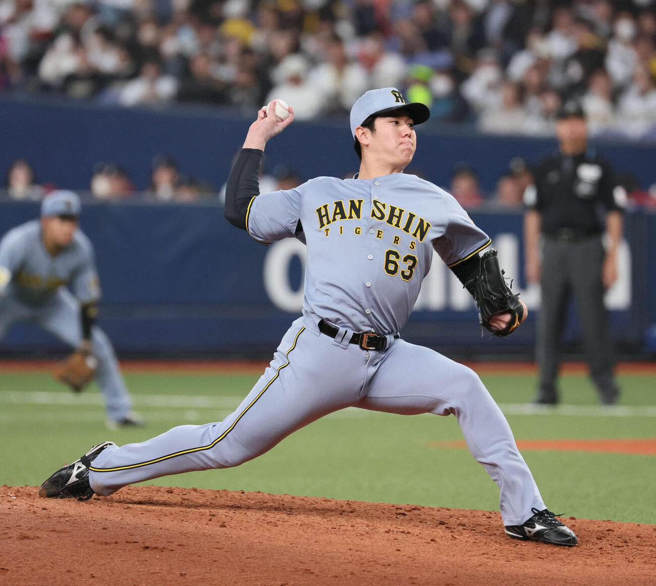 オリックス対阪神　阪神4番手の石黒（撮影・宮崎幸一）