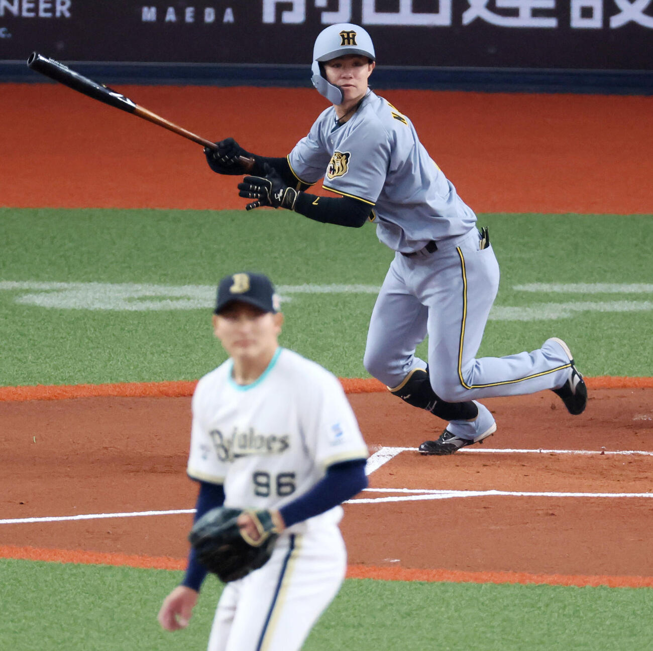 オリックス対阪神　1回表阪神1死、中野は中越え三塁打を放つ。投手高島（撮影・加藤哉）