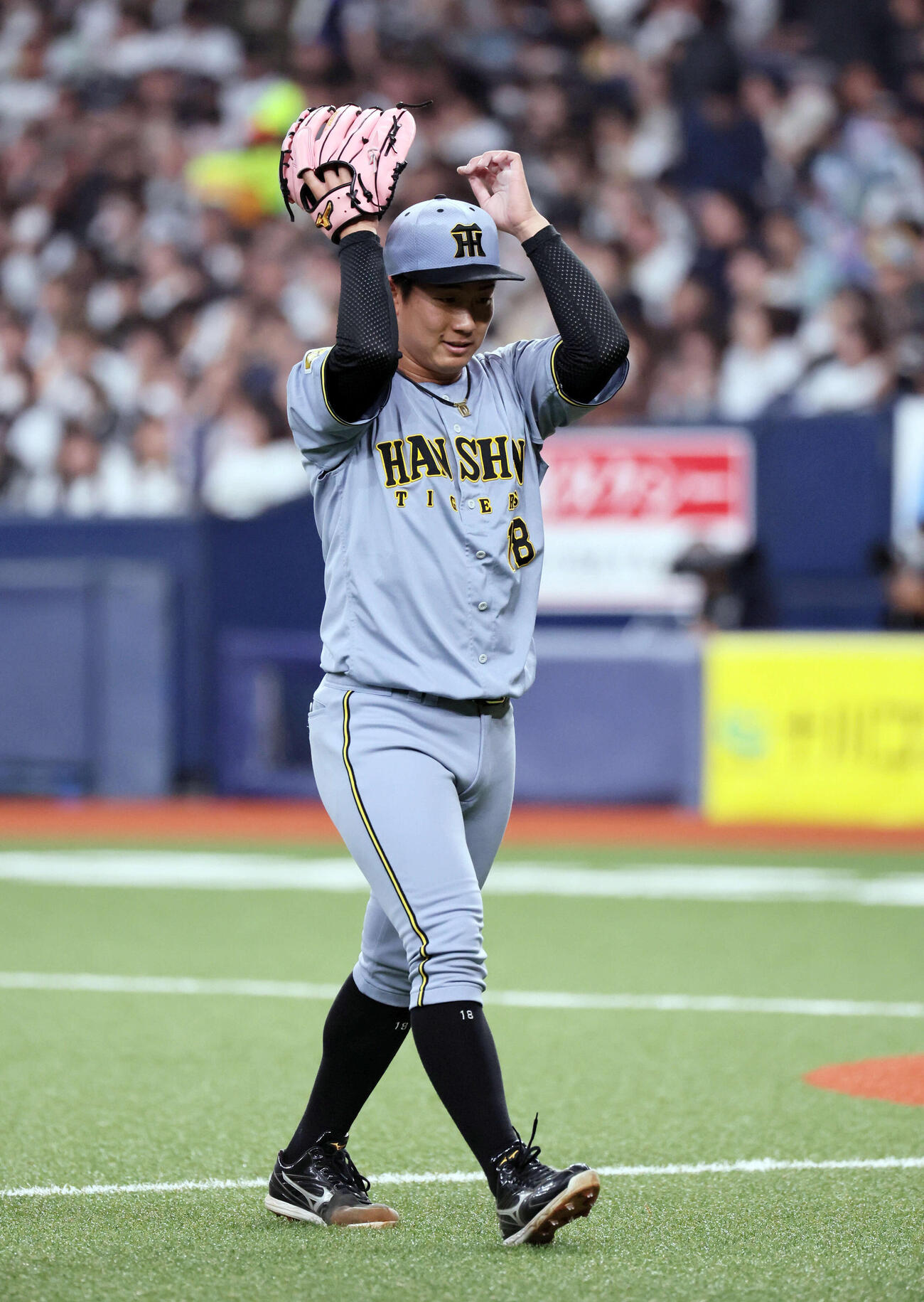 オリックス対阪神　4回裏オリックス攻撃終了、伊原は4回を無失点に抑える（撮影・宮崎幸一）