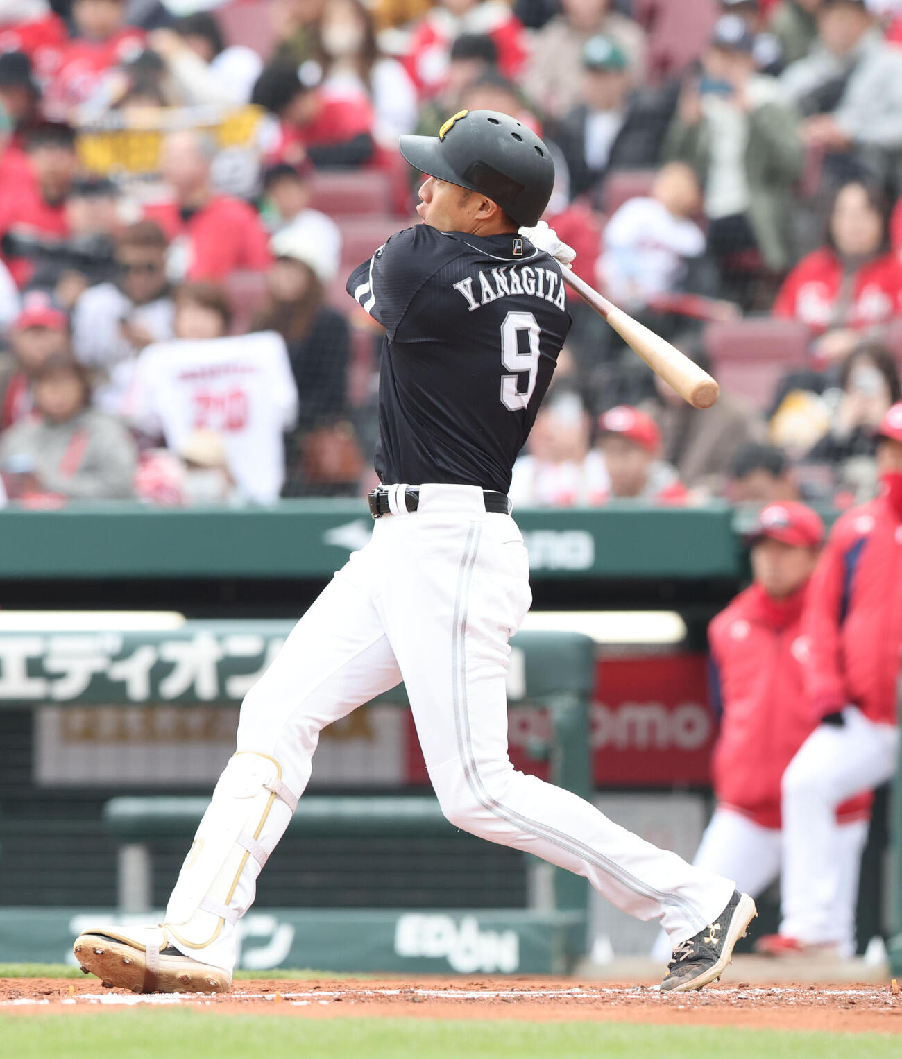 広島対ソフトバンク　2回表ソフトバンク無死、柳田は右越え二塁打を放つ（撮影・梅根麻紀）