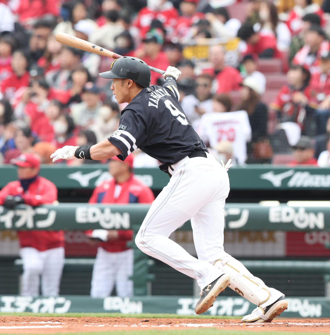 広島対ソフトバンク　2回表ソフトバンク無死、柳田は右越え二塁打を放つ（撮影・梅根麻紀）