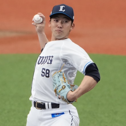 投内連係を行う中村祐（撮影・小島史椰）
