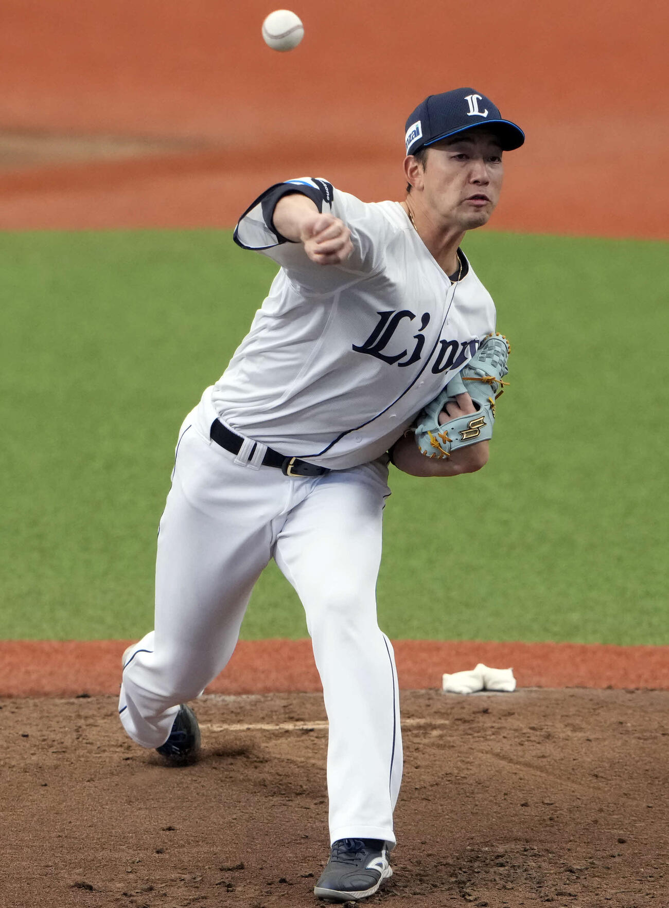 投内連係を行う中村（撮影・小島史椰）