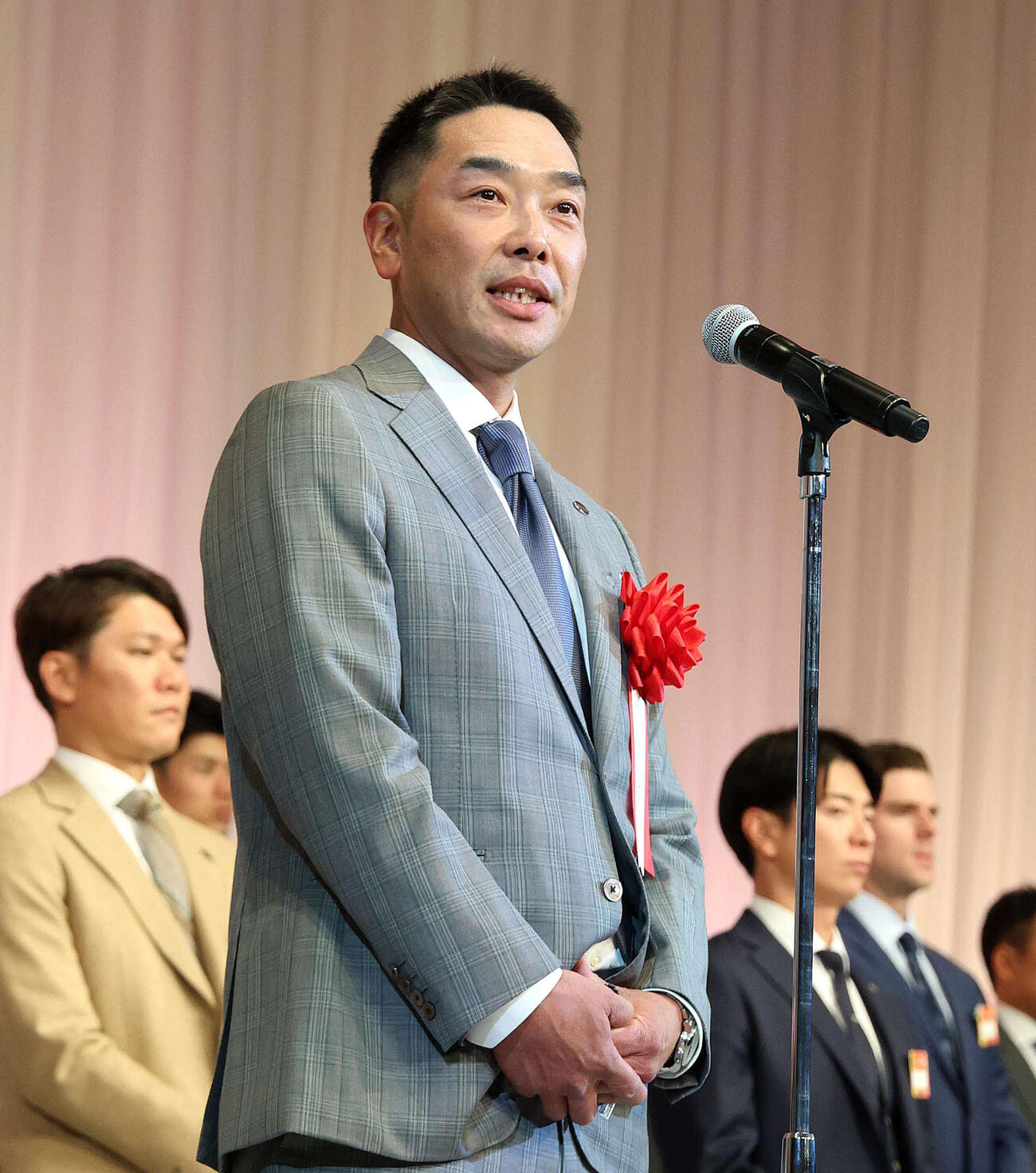 激励会であいさつする阿部監督（代表撮影）