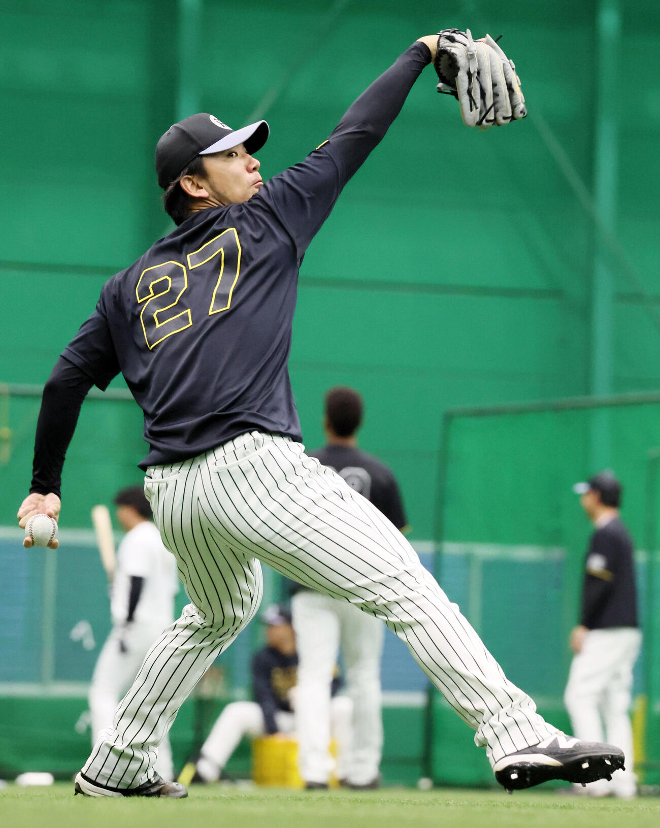 練習で笑顔を見せる阪神伊藤将（撮影・加藤哉）