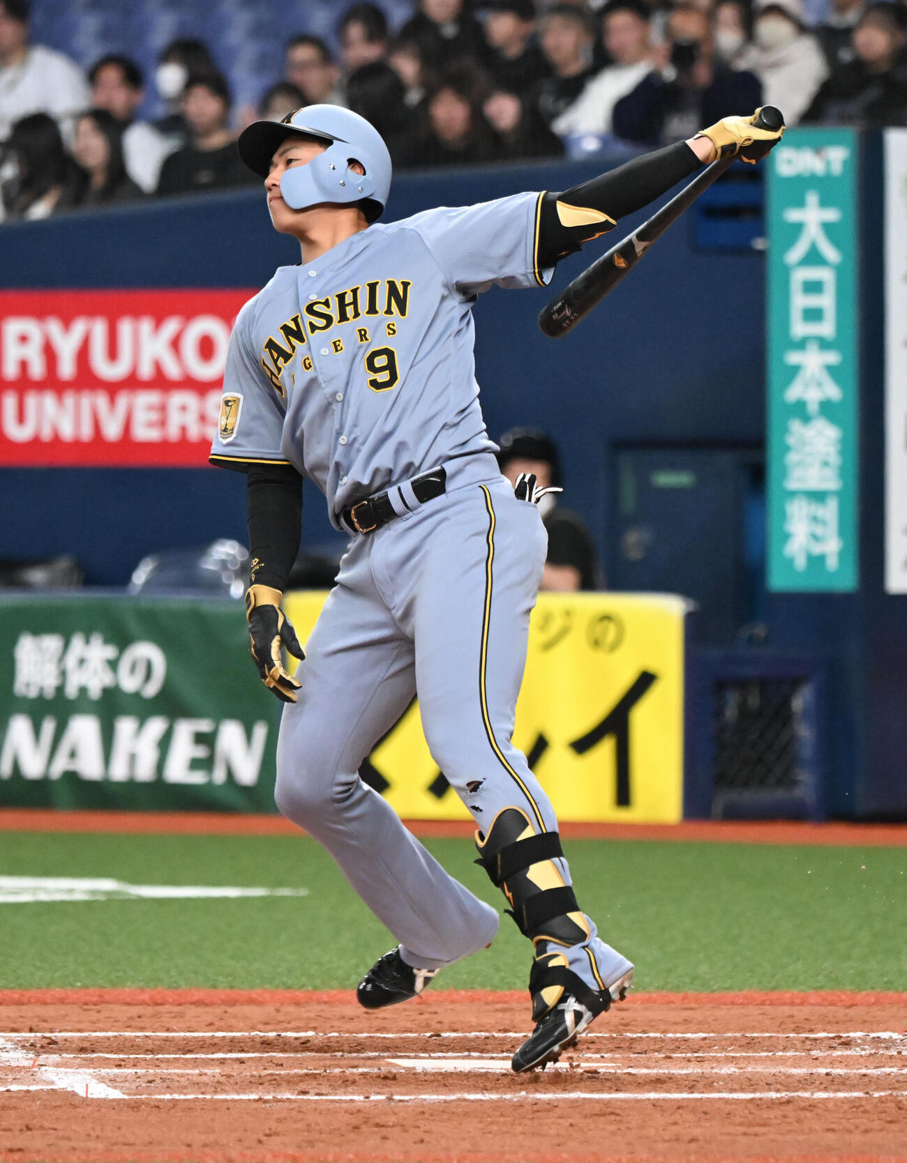 オリックス対阪神　8回表阪神無死一塁、空振り三振を喫する立石（撮影・和賀正仁）