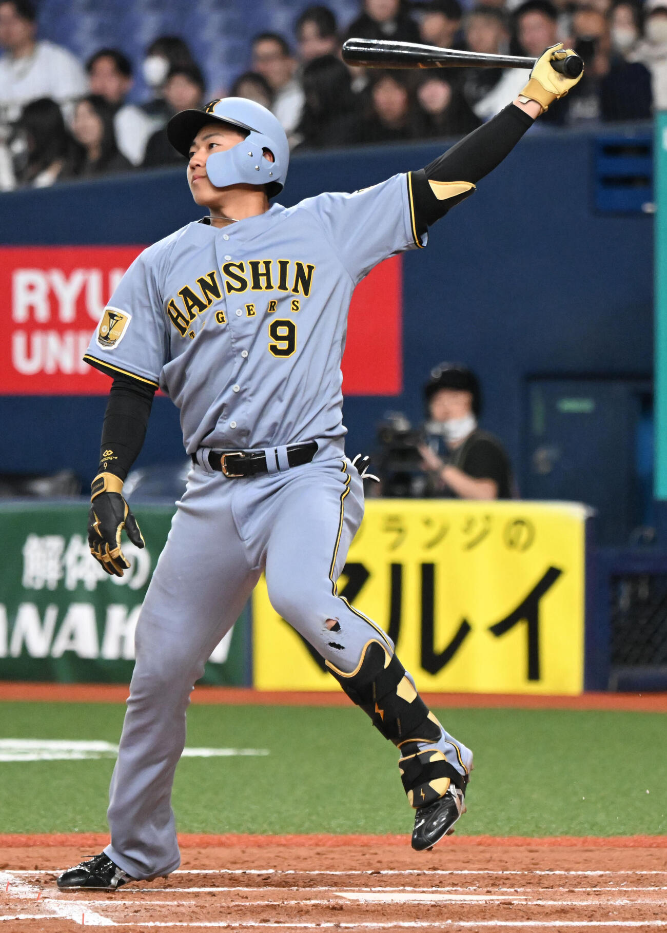 オリックス対阪神　8回表阪神無死一塁、空振り三振を喫する立石（撮影・和賀正仁）
