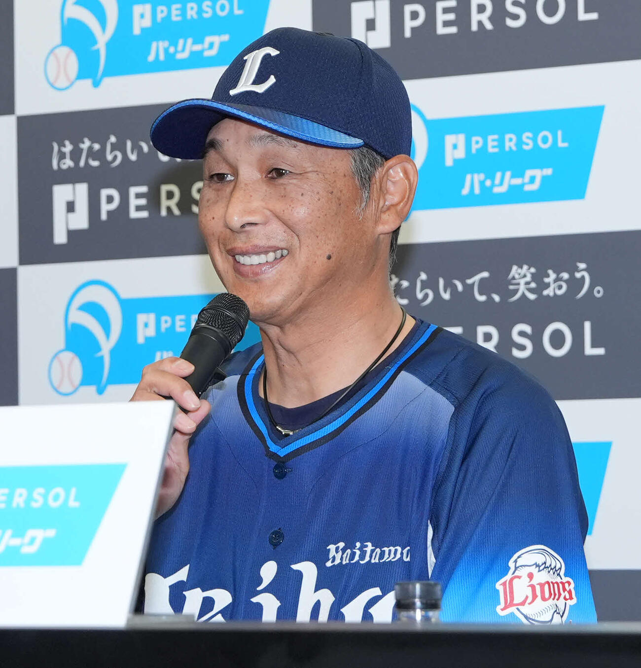 開幕前日記者会見を行う西武西口監督（撮影・小島史椰）