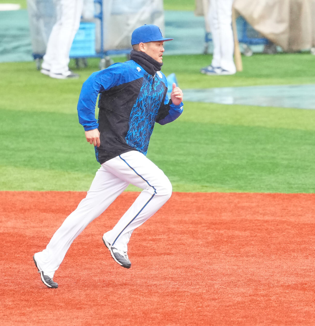 練習で汗を流すDeNA筒香（撮影・鈴木みどり）