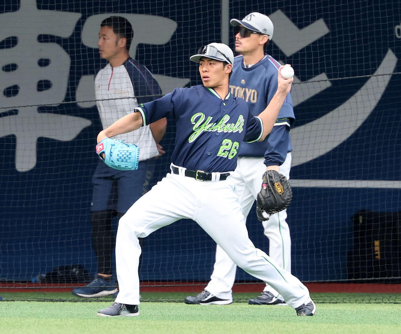 DeNA対ヤクルト　キャッチボールするヤクルト山野（撮影・鈴木正人）　
