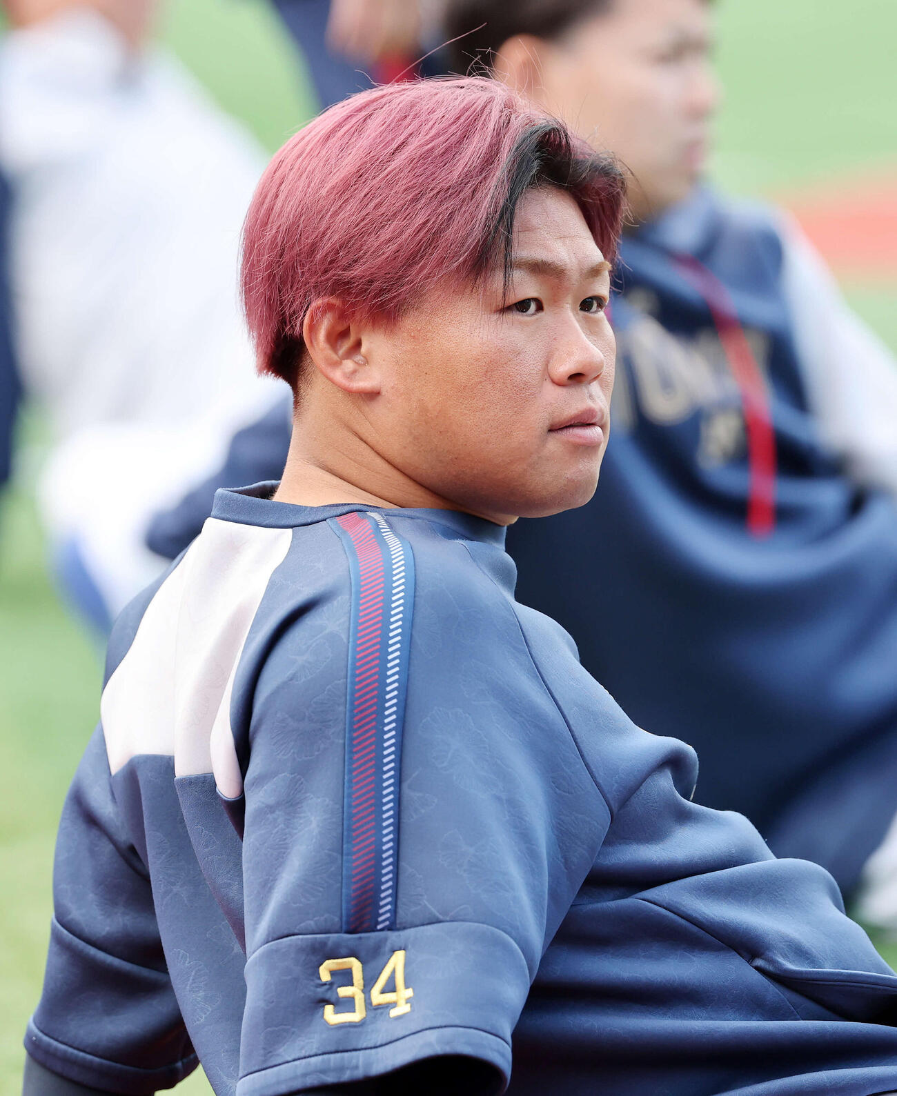 DeNA対ヤクルト　ストレッチするヤクルト田口（撮影・鈴木正人）　