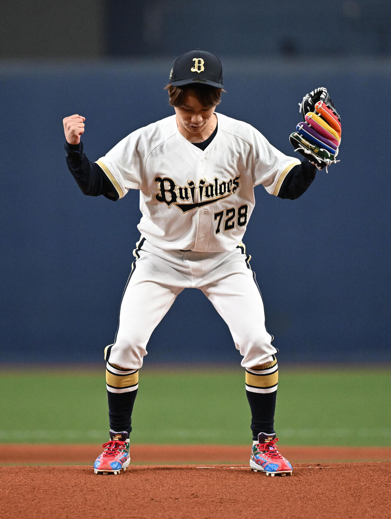 オリックス対楽天　始球式をするなにわ男子の藤原丈一郎（撮影・和賀正仁）