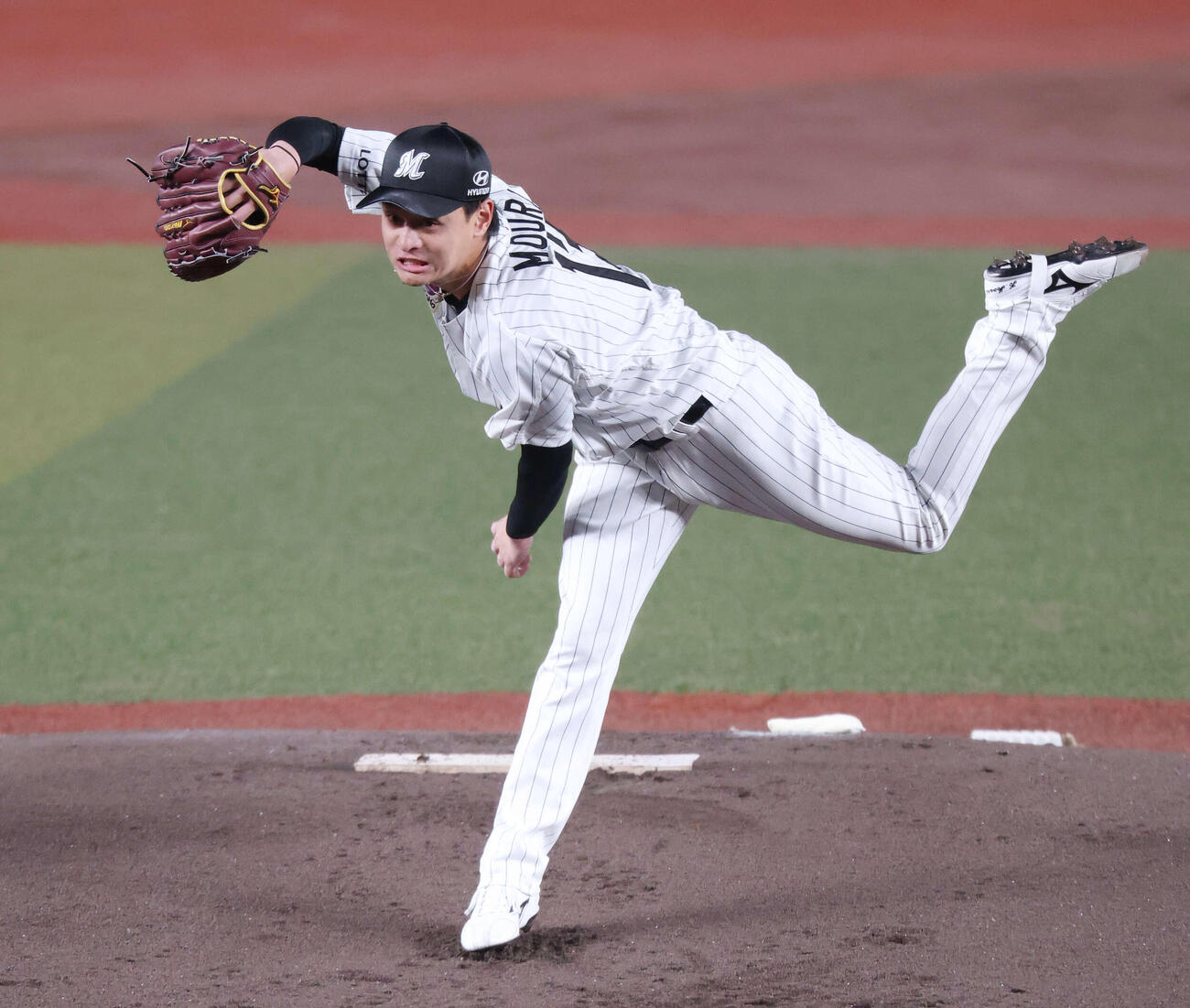 ロッテ対西武　ロッテ先発の毛利（撮影・宮地輝）