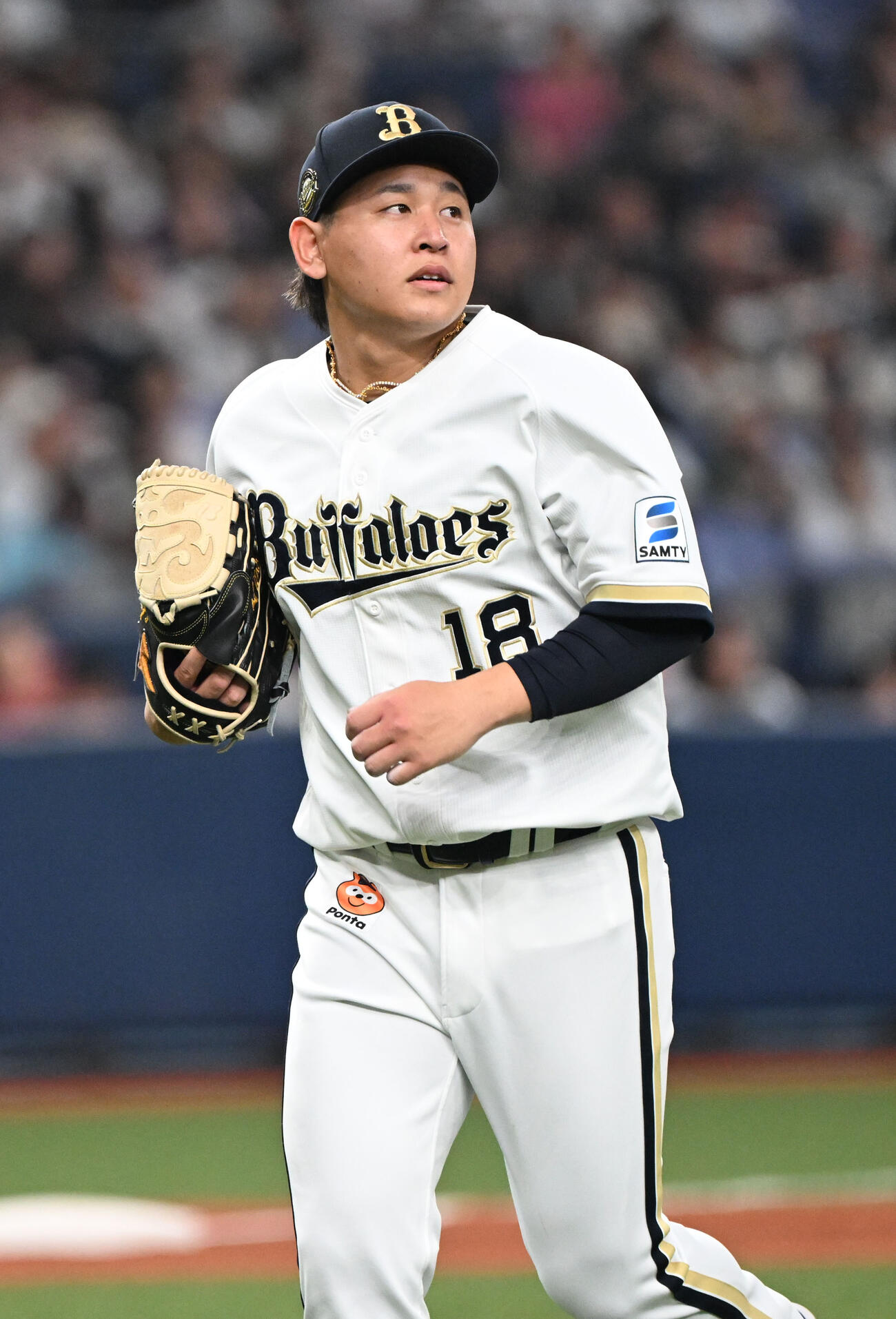 オリックス対楽天　2回途中8失点でオリックス岸田監督から降板を告げられる宮城（撮影・和賀正仁）