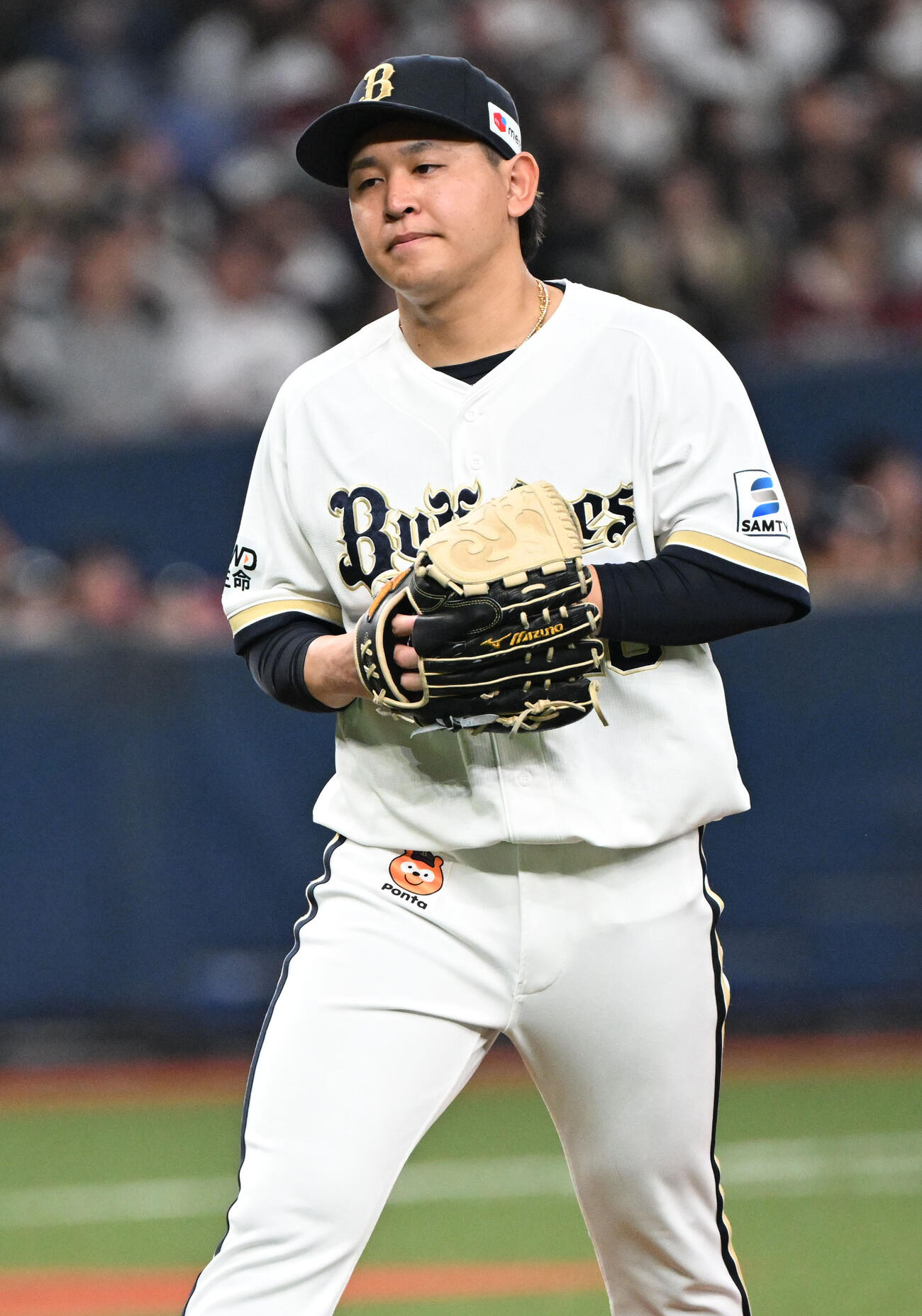 オリックス対楽天　2回途中8失点でオリックス岸田監督から降板を告げられる宮城（撮影・和賀正仁）