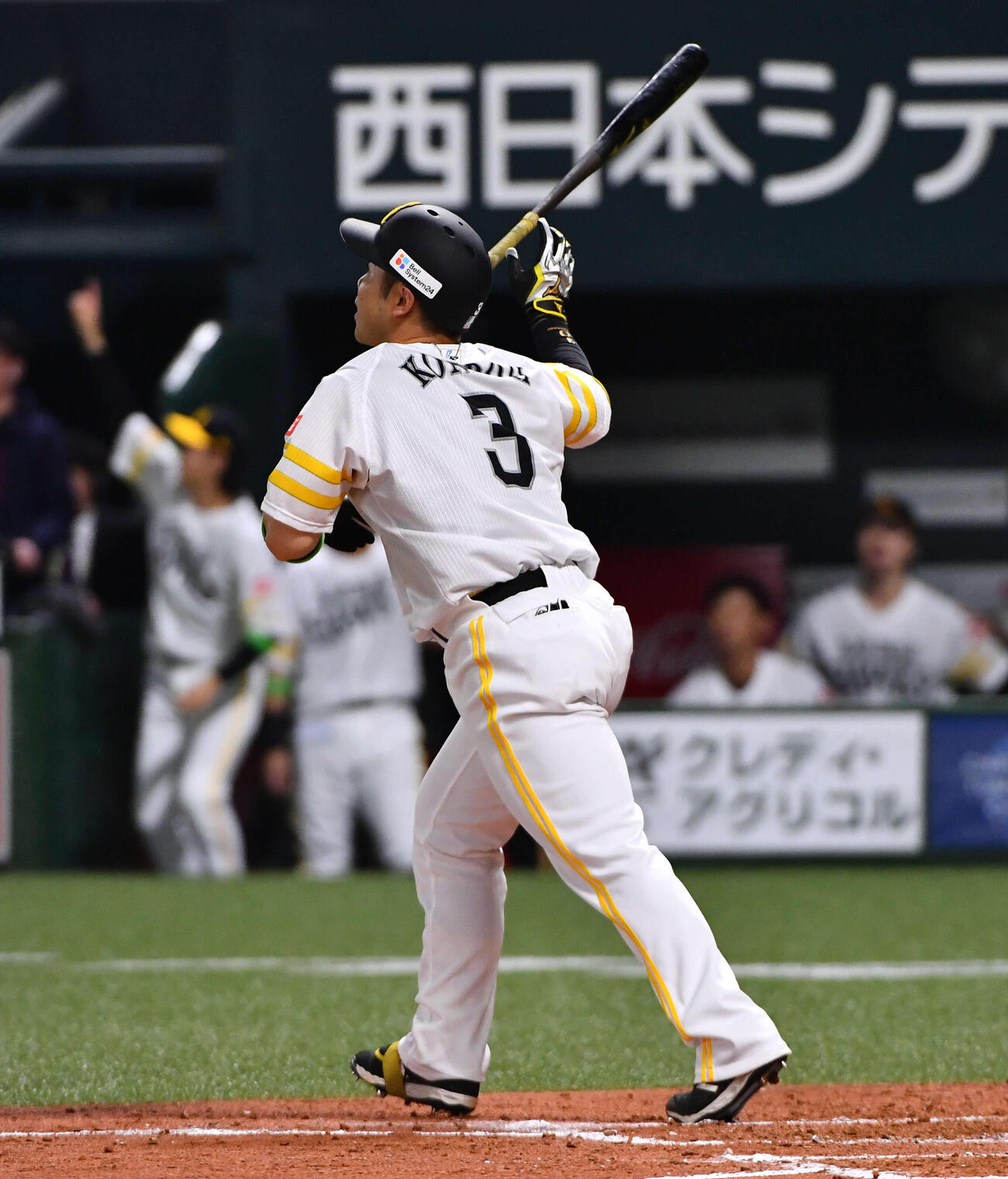 ソフトバンク対日本ハム　3回裏ソフトバンク1死、近藤は同点の右越え本塁打を放つ（撮影・岩下翔太）