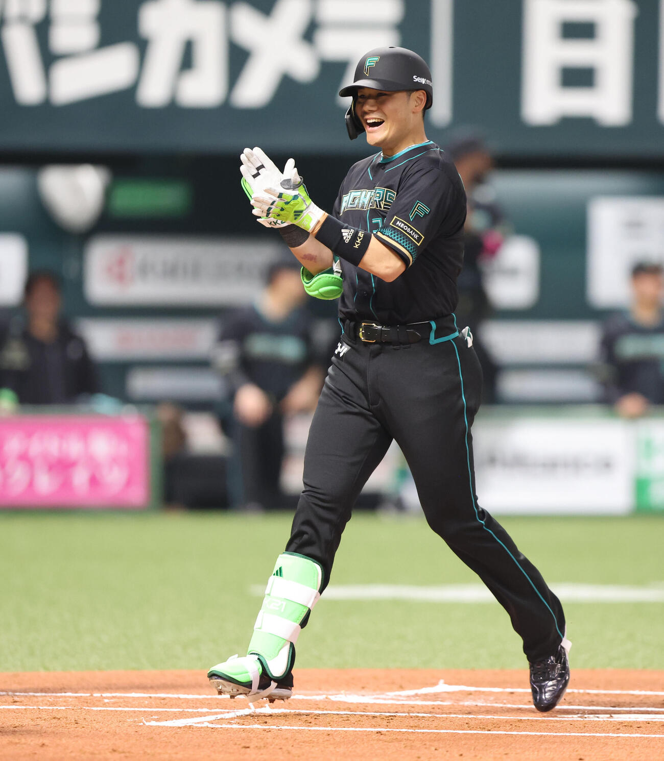 ソフトバンク対日本ハム　1回表日本ハム無死一塁、清宮幸は右越えに先制となる2点本塁打を放ち笑顔（撮影・梅根麻紀）
