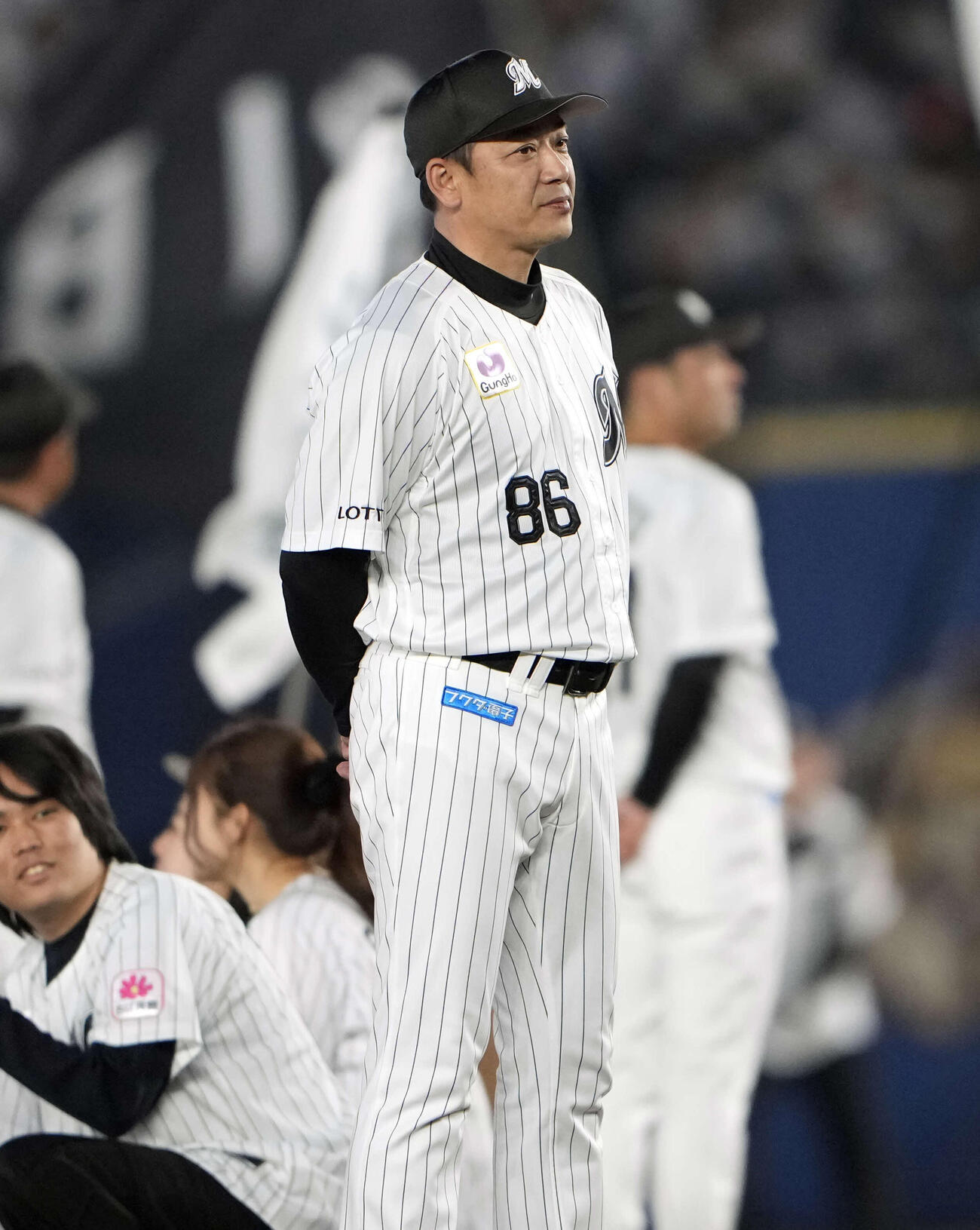 指揮を執るロッテサブロー監督（撮影・小島史椰）