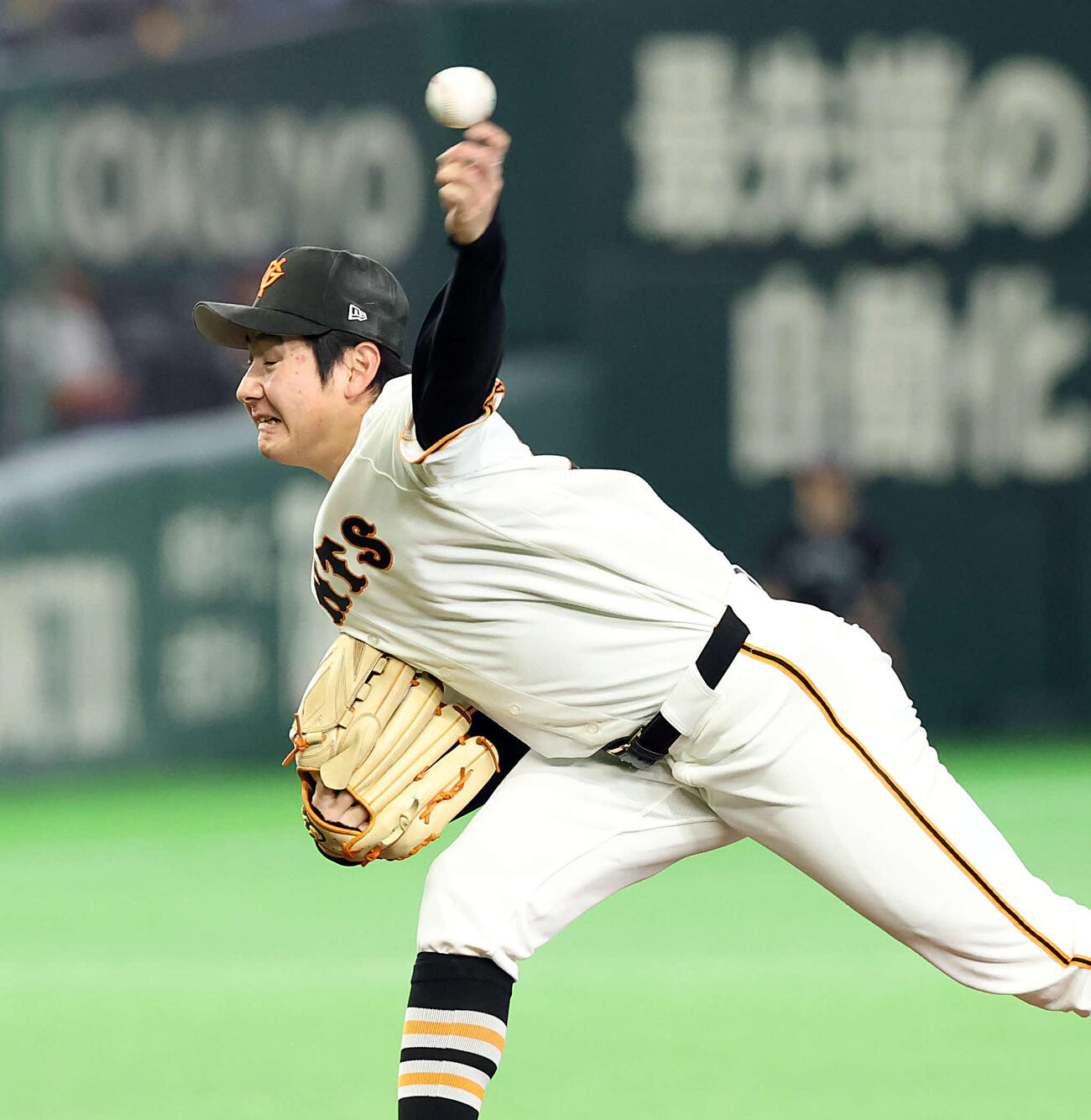 巨人対阪神　力強く投げ込む巨人先発竹丸（撮影・浅見桂子）