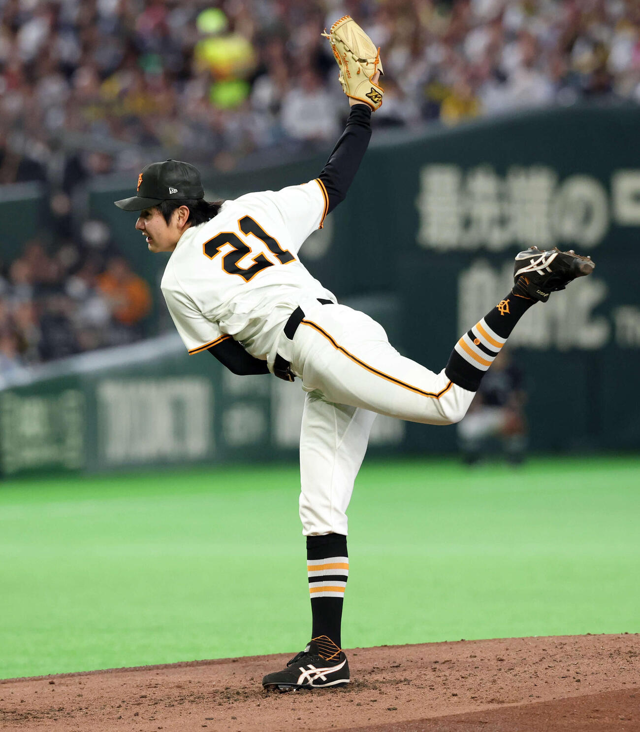 巨人対阪神　力強く投げ込む巨人先発竹丸（撮影・浅見桂子）