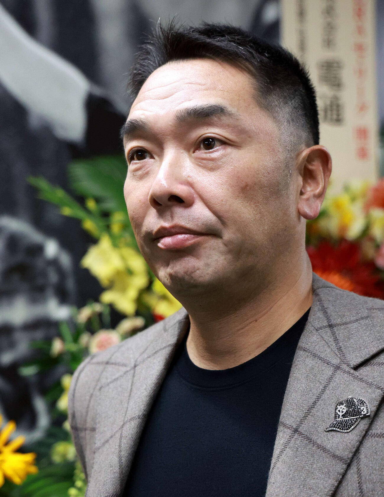 阿部監督は長嶋氏の形見のジャケット、ブローチなどを身に付けて東京ドーム入りした（読売巨人軍提供）