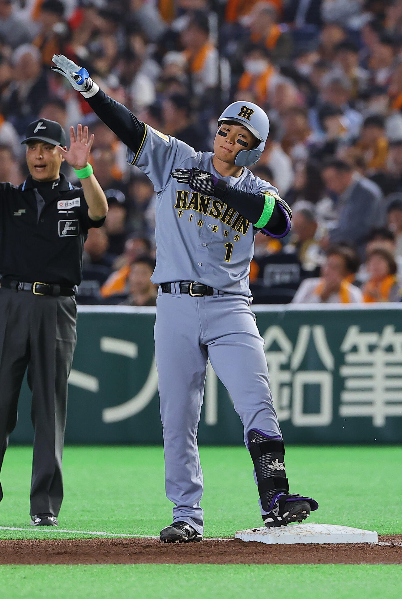 巨人対阪神　4回表阪神無死一塁、森下は安打を放つ（撮影・上田博志）