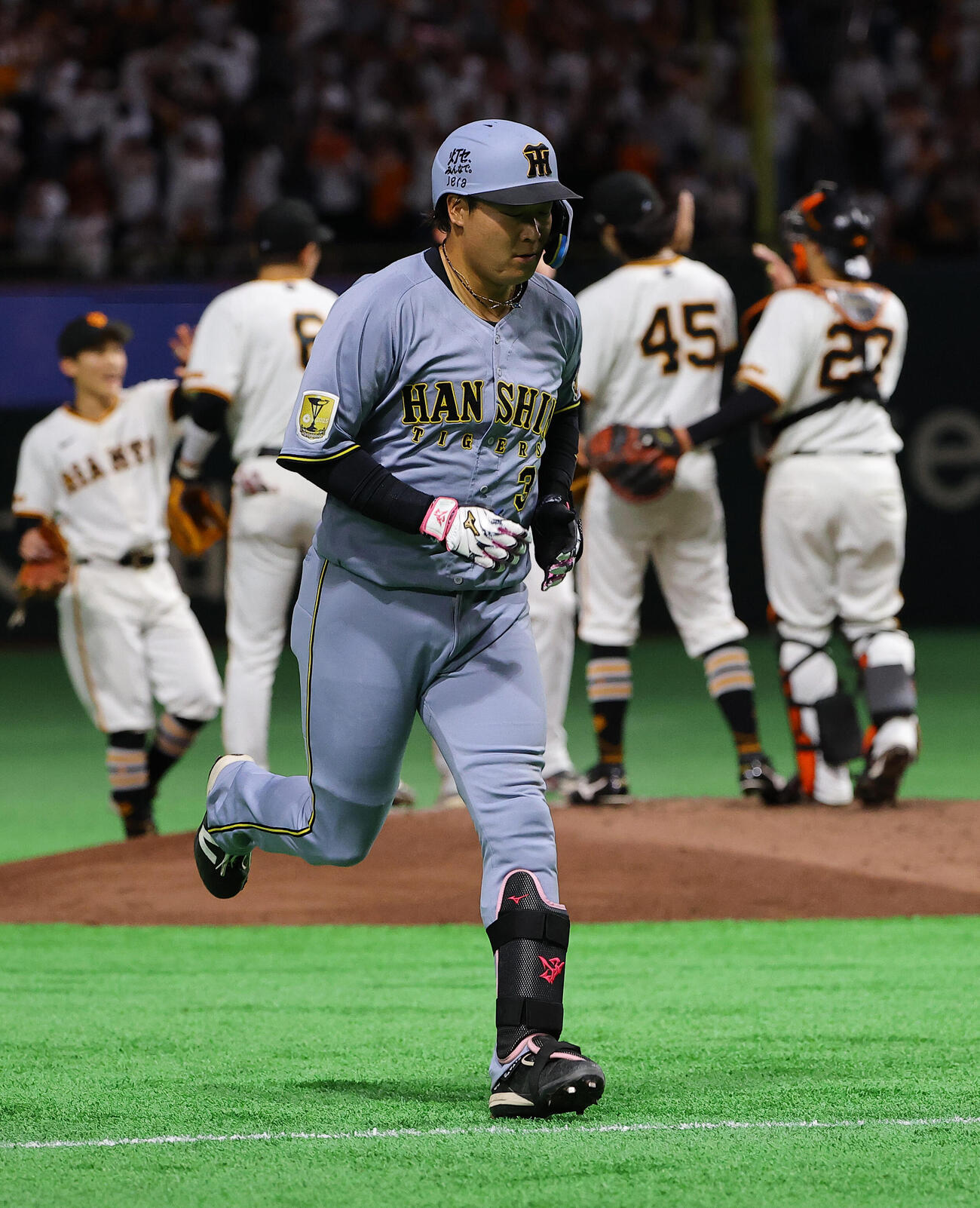 巨人対阪神　9回表2死、大山が左飛に倒れゲームセットとなる（撮影・上田博志）