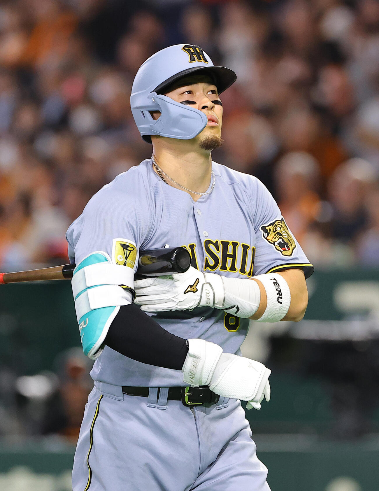 巨人対阪神　4回表阪神無死一、三塁、佐藤は三振に倒れる（撮影・上田博志）