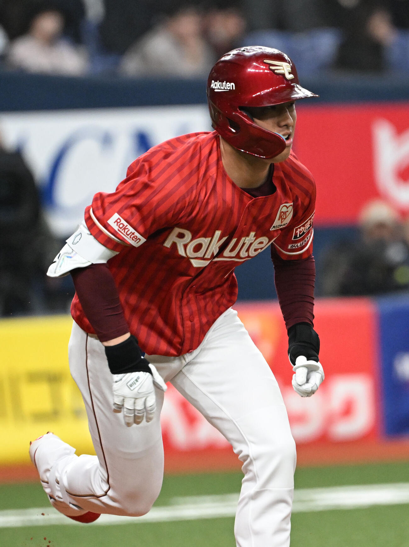 オリックス対楽天　3回表楽天1死、右前打を放つ辰己（撮影・和賀正仁）