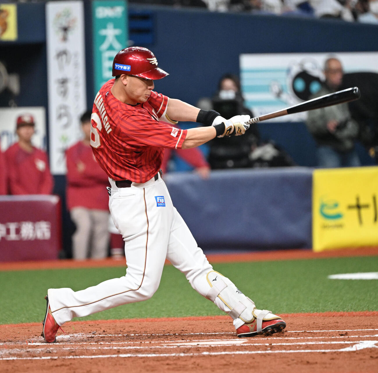 オリックス対楽天　3回表楽天2死一塁、左前打を放つ村林（撮影・和賀正仁）