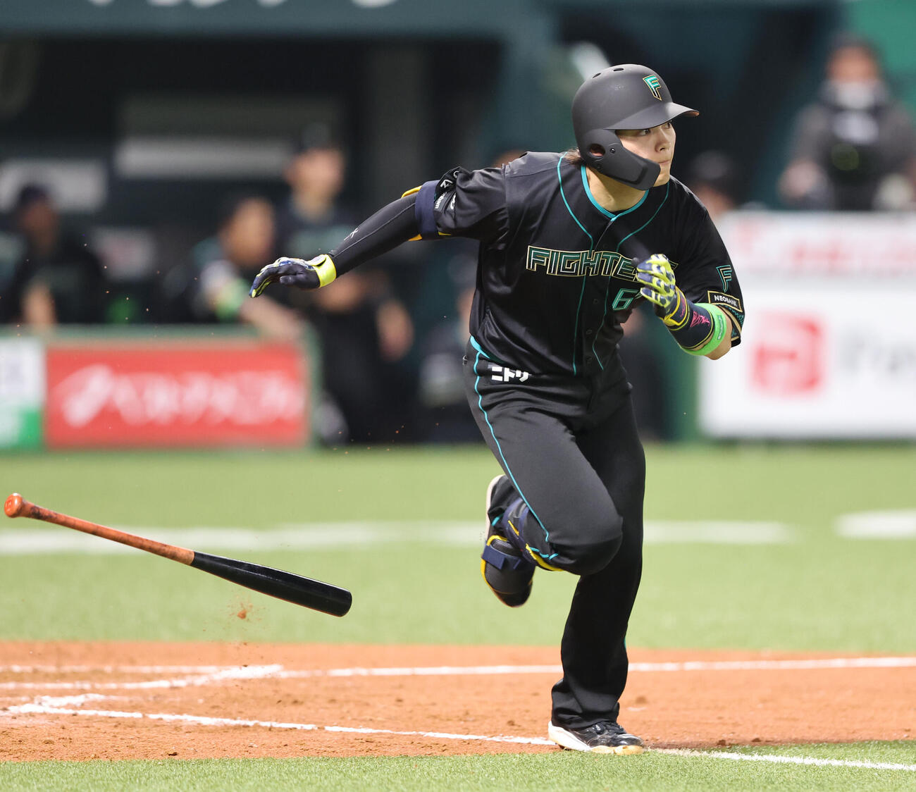 ソフトバンク対日本ハム　4回表日本ハム2死二塁、田宮は右前に勝ち越し適時打を放つ（撮影・梅根麻紀）