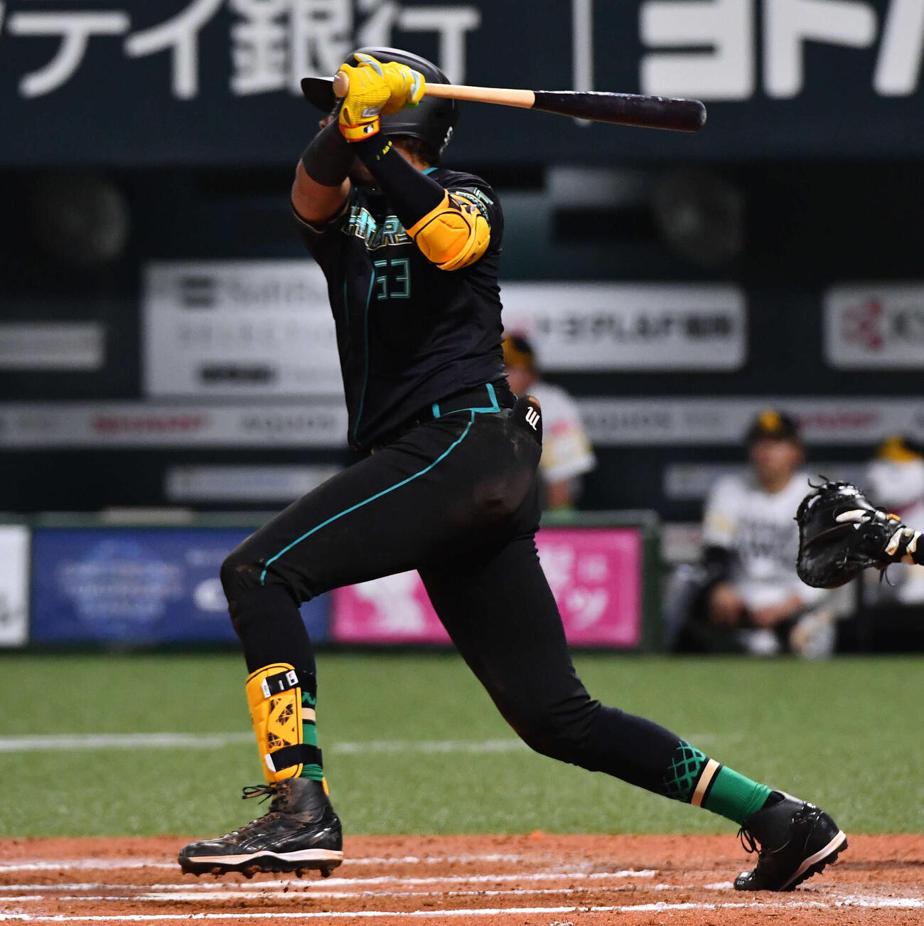 ソフトバンク対日本ハム　7回表日本ハム1死、水谷は同点の右越え本塁打を放つ（撮影・岩下翔太）